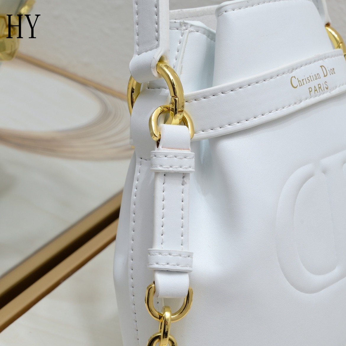 dior white bucket bag with gold chain - 17x7x18 cm - Image 4