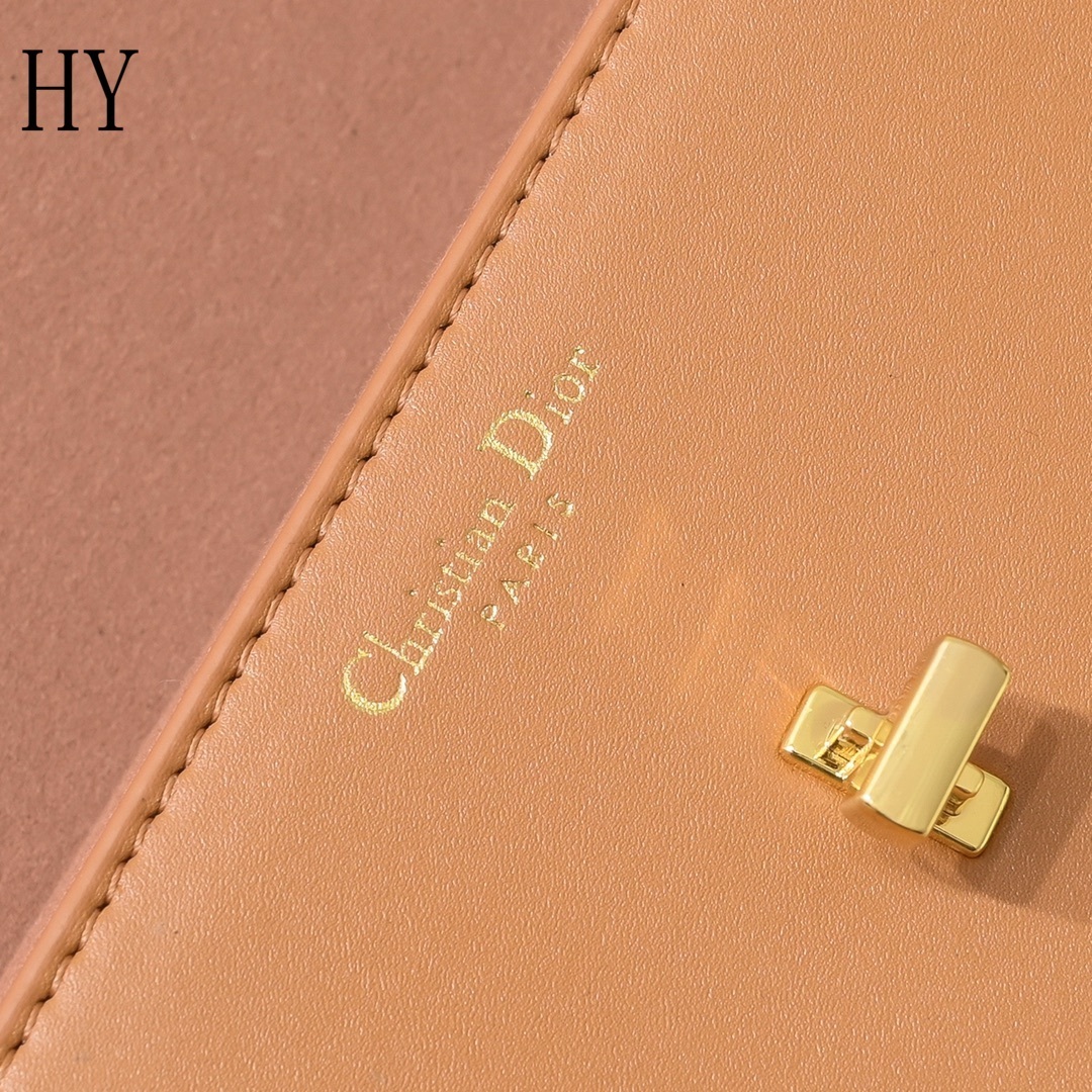 dior tan leather crossbody bag - 22x13x6.5cm - Image 4