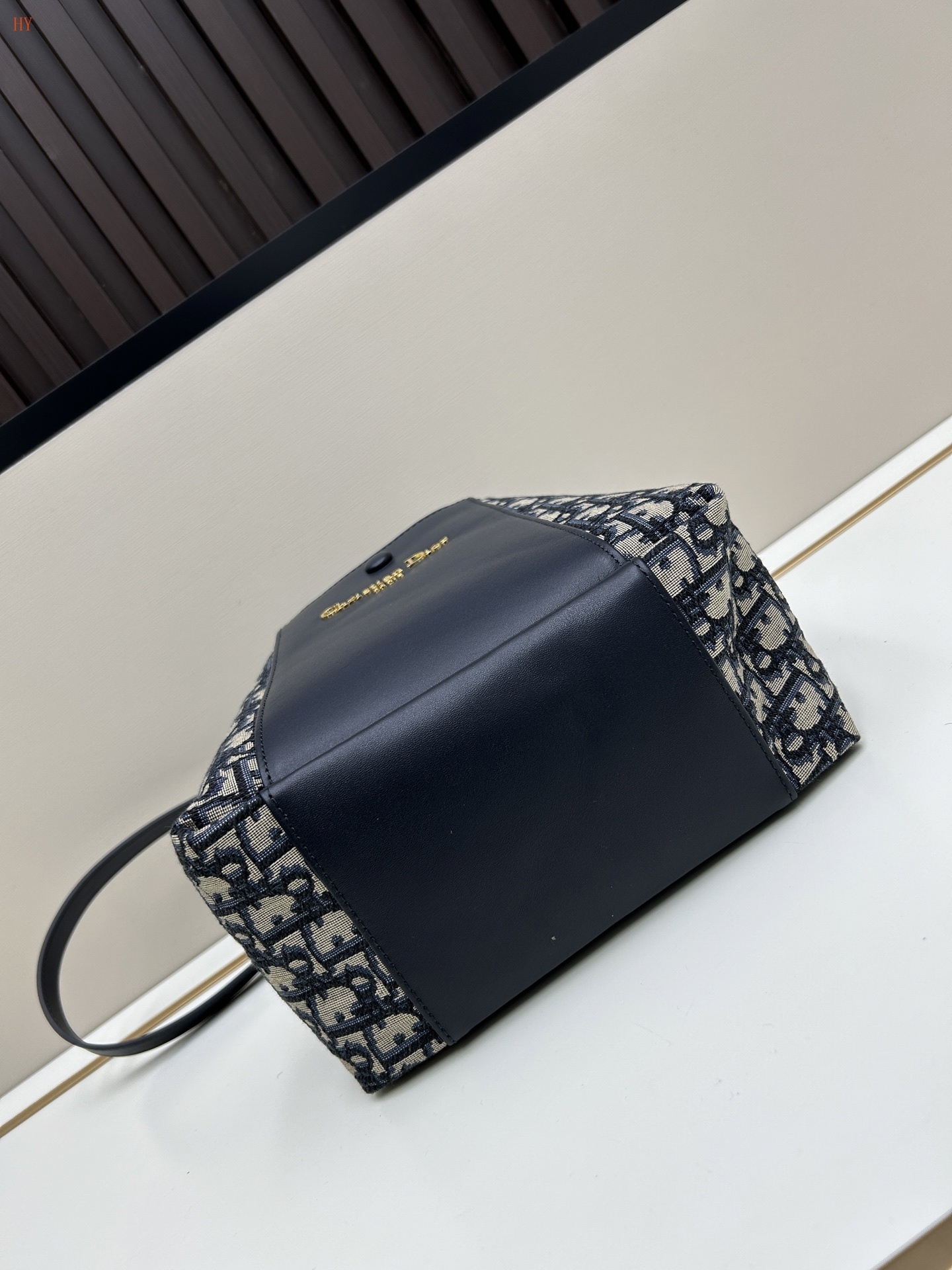 christian dior handbag - 21x19x11 cm - Image 4