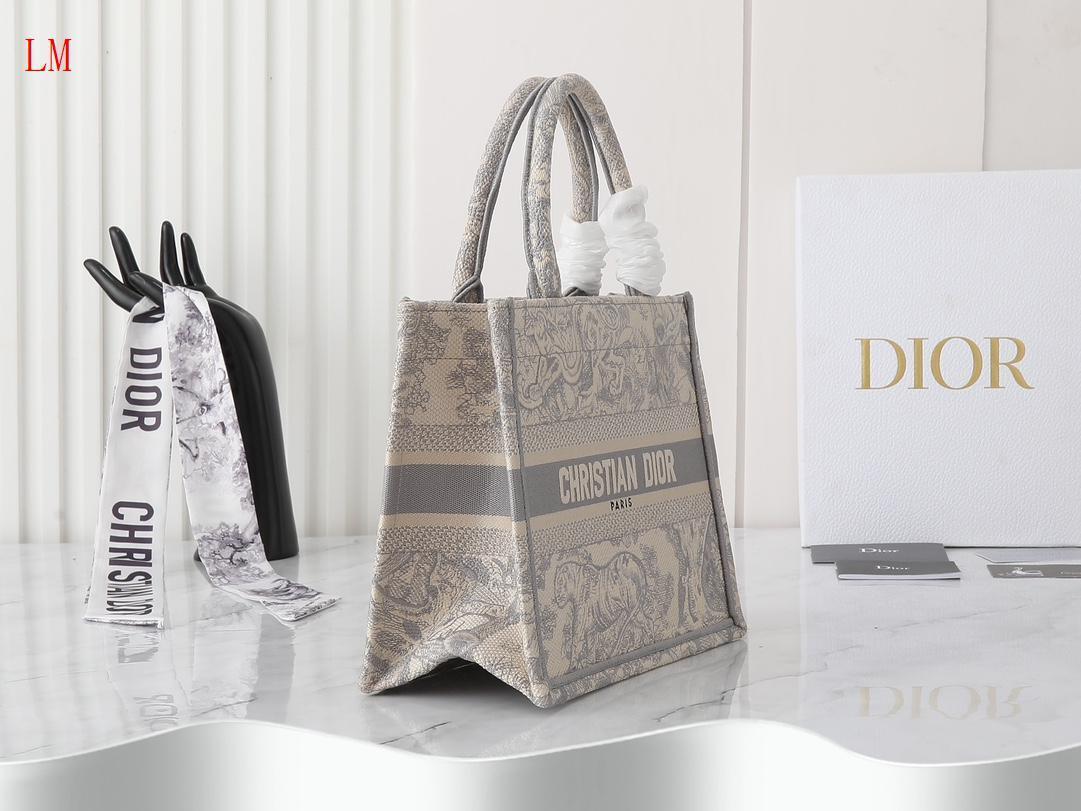 dior christian dior handbag 26.5x21x14 cm - Image 4