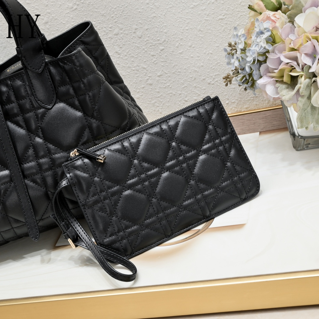 dior black quilted handbag with pouch - 28.5x19x21cm - Image 4