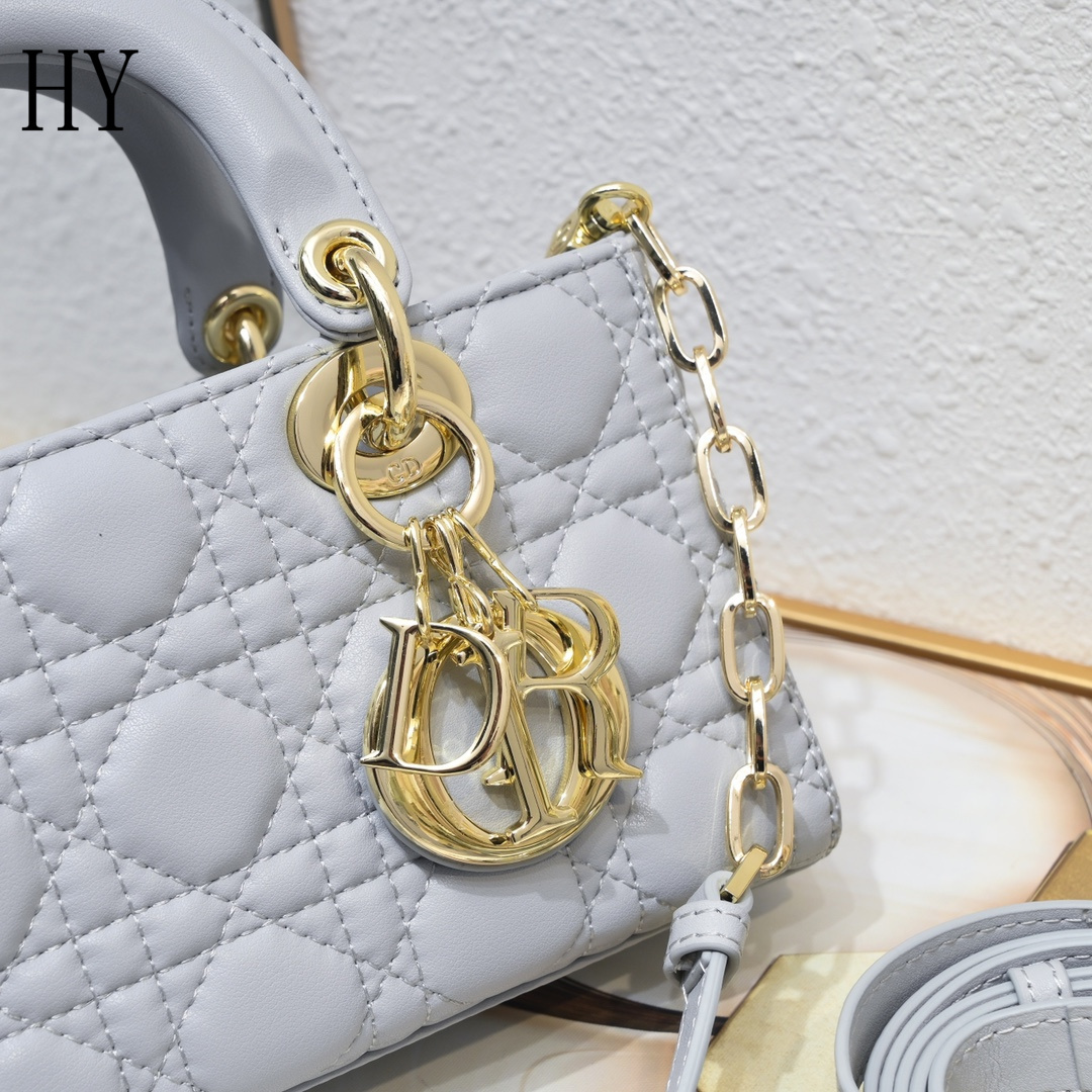 dior gray quilted handbag - 22cm - Image 4