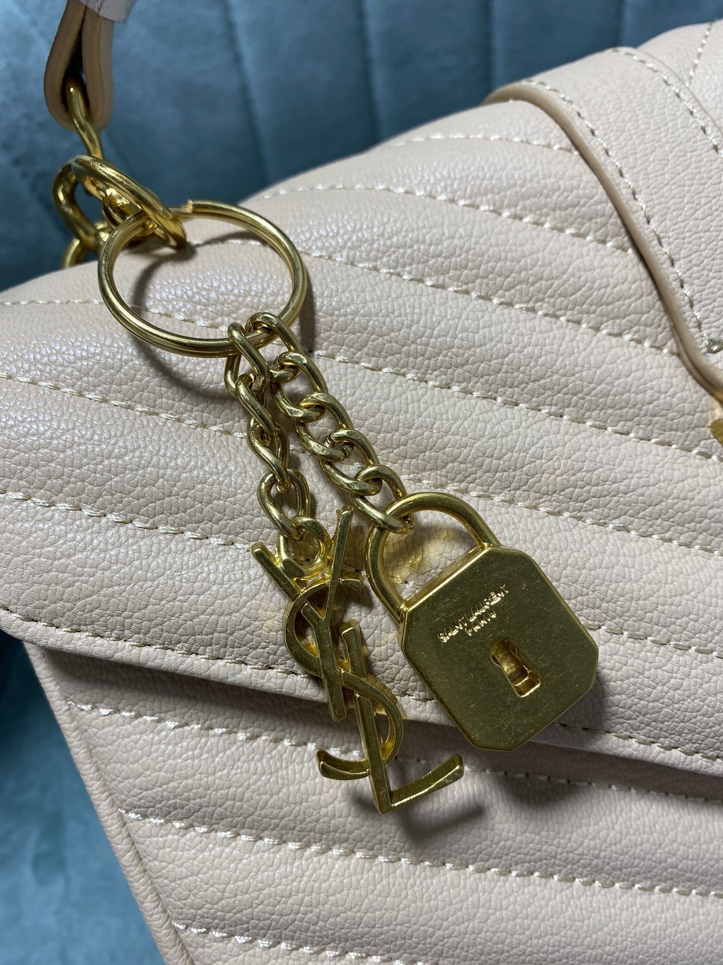 yves saint laurent quilted handbag - 24x18x8.5 cm - Image 4