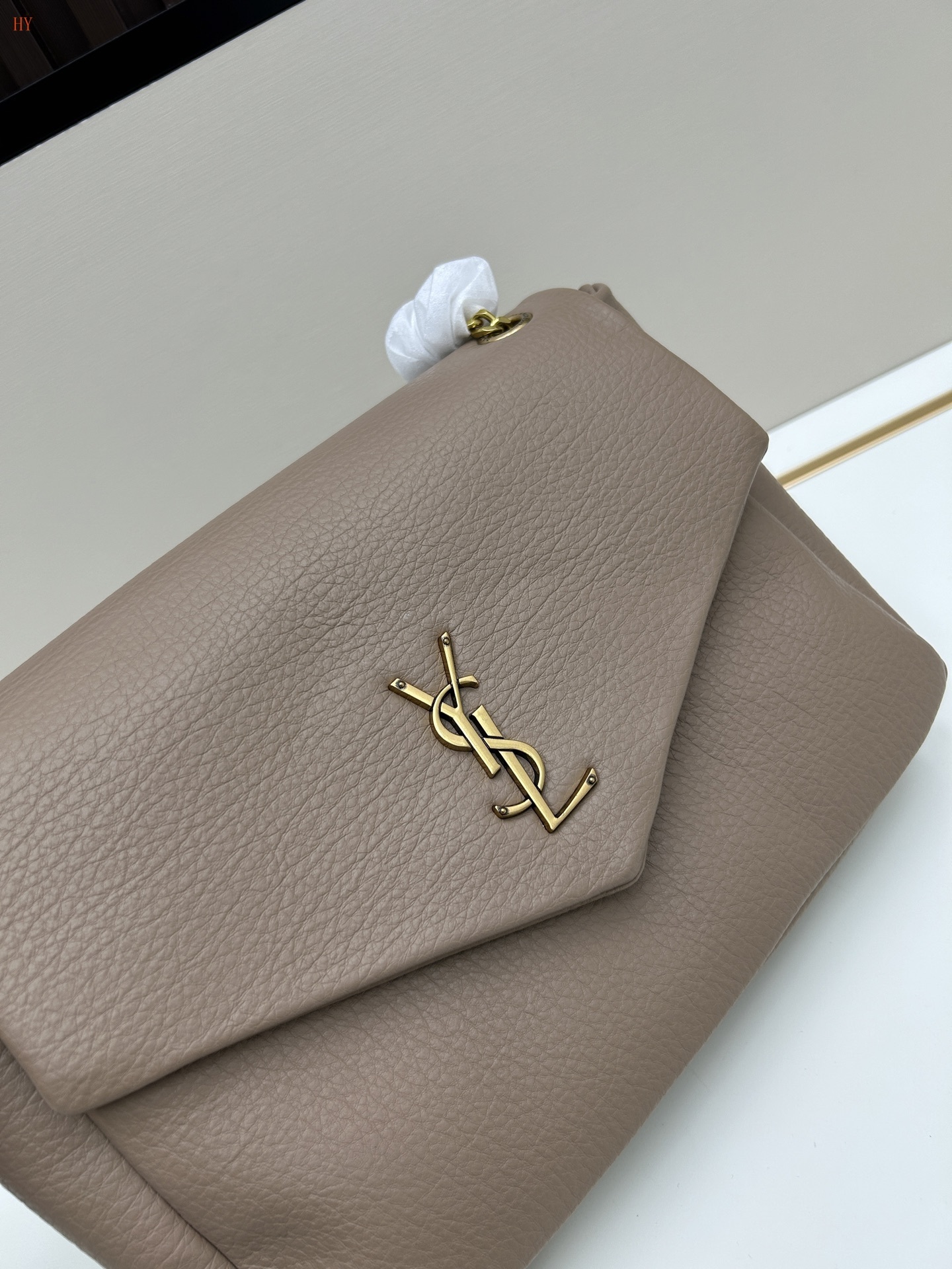 yves saint laurent 28x19x9 cm beige leather handbag - Image 4