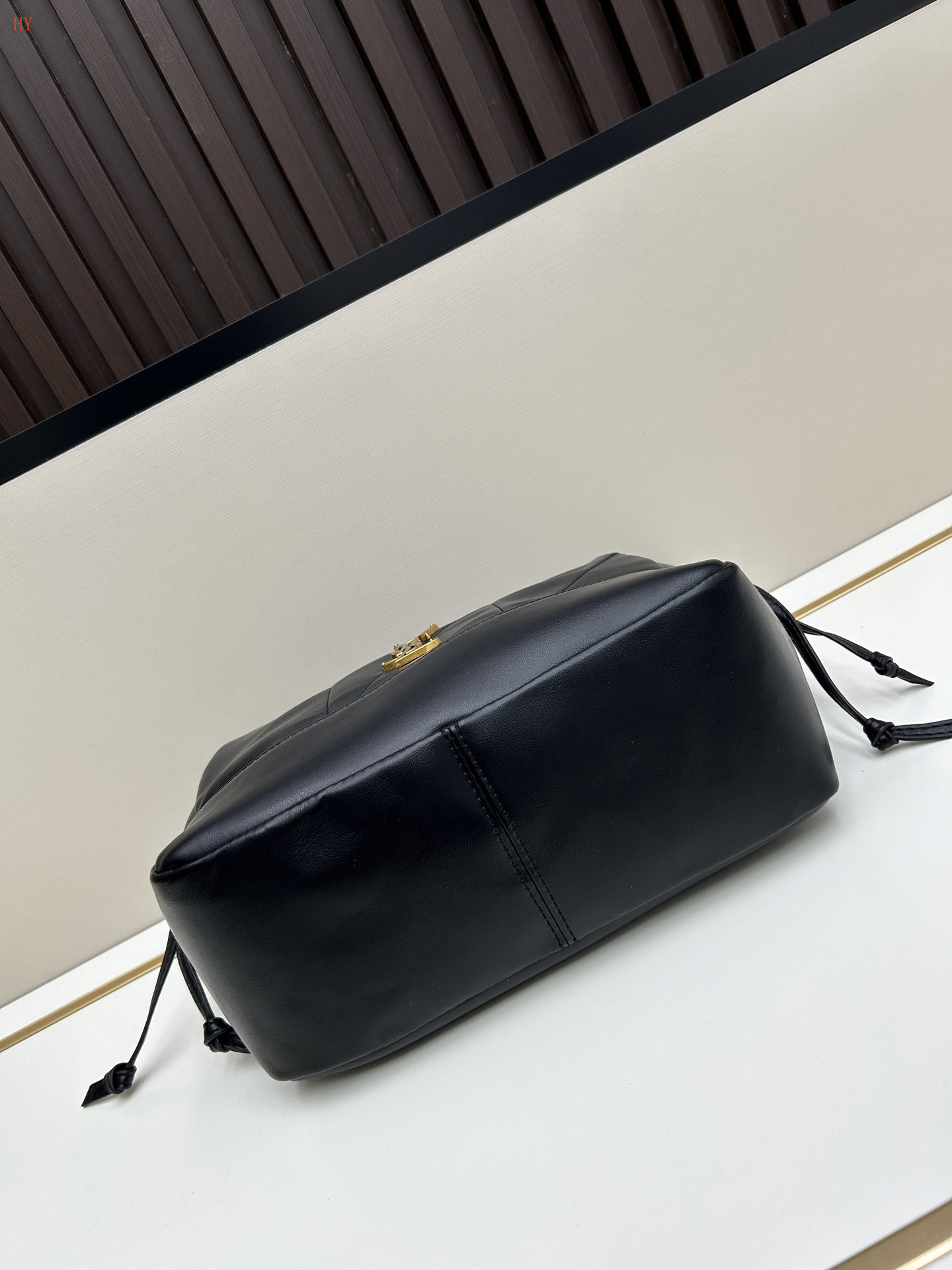 yves saint laurent quilted black tote bag 28x28x10 cm - Image 4