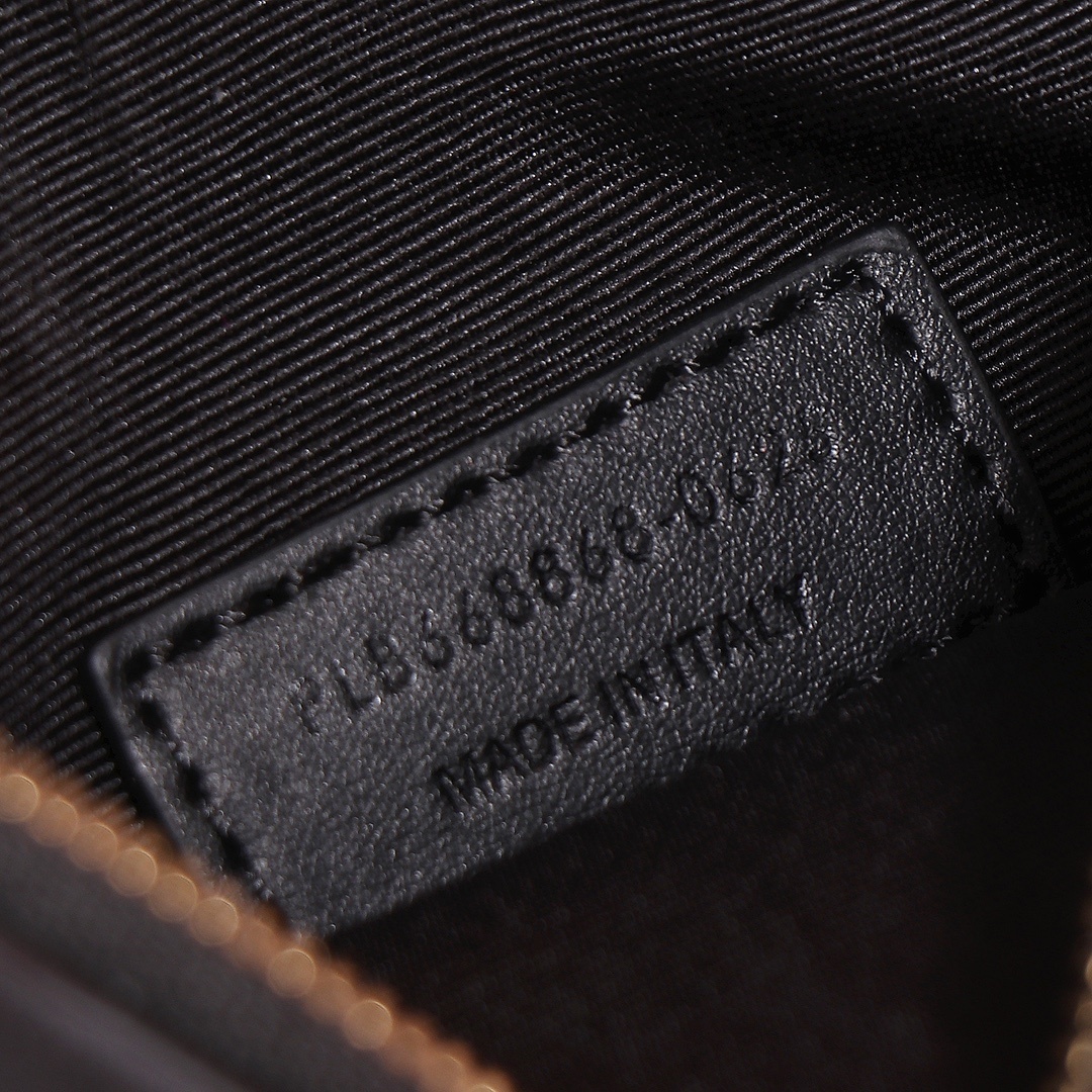 yves saint laurent black leather bucket bag with pouch - Image 4