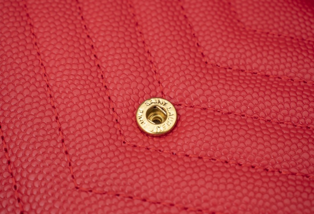 yves saint laurent red quilted leather bag 22.5x14x4 - Image 4