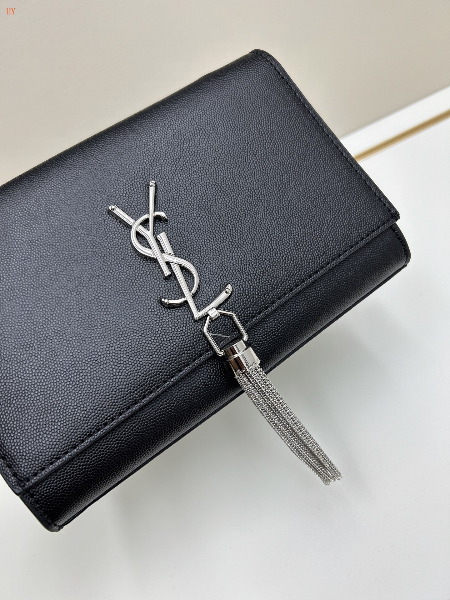 yves saint laurent black leather handbag 23*15*6 cm - Image 4