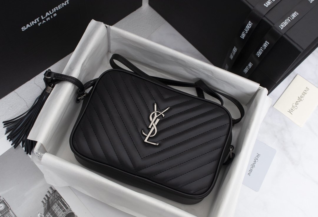 yves saint laurent black quilted crossbody bag 23x16x6 - Image 4
