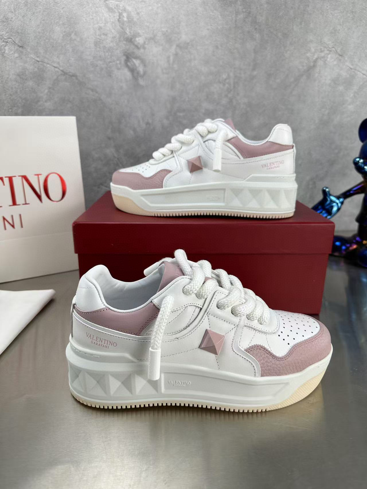 valentino couple sneakers 35/44 - stylish white & pink - Image 4