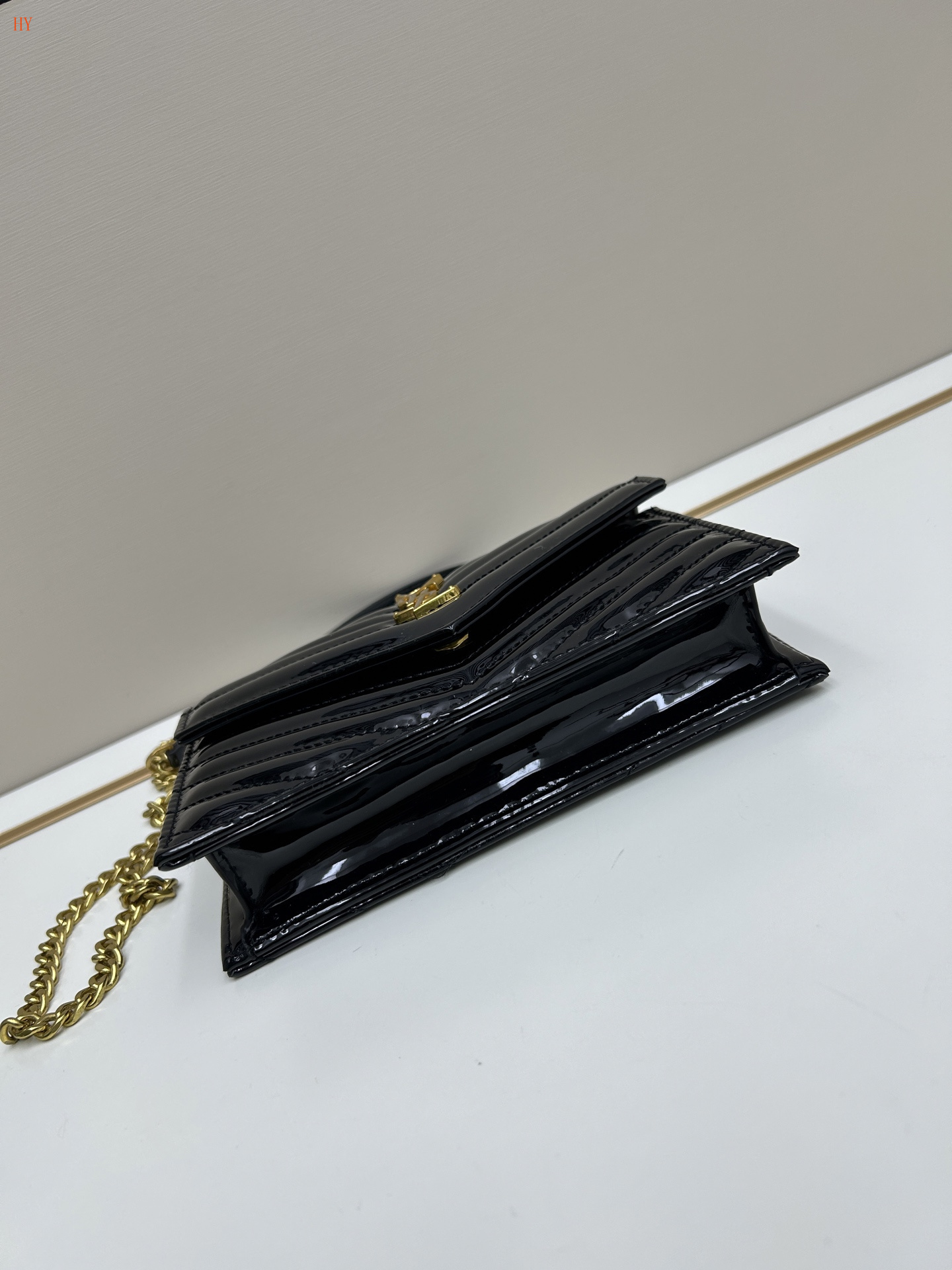 yves saint laurent black patent leather bag 19x13x4 cm - Image 4