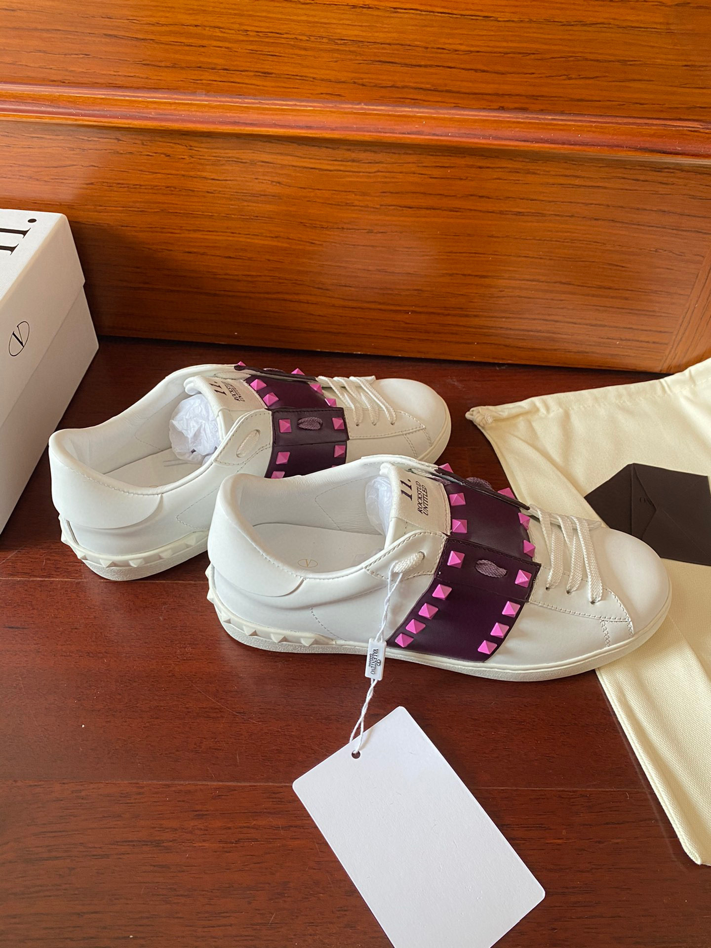 valentino unisex sneakers 35-44 with studded strap - Image 4