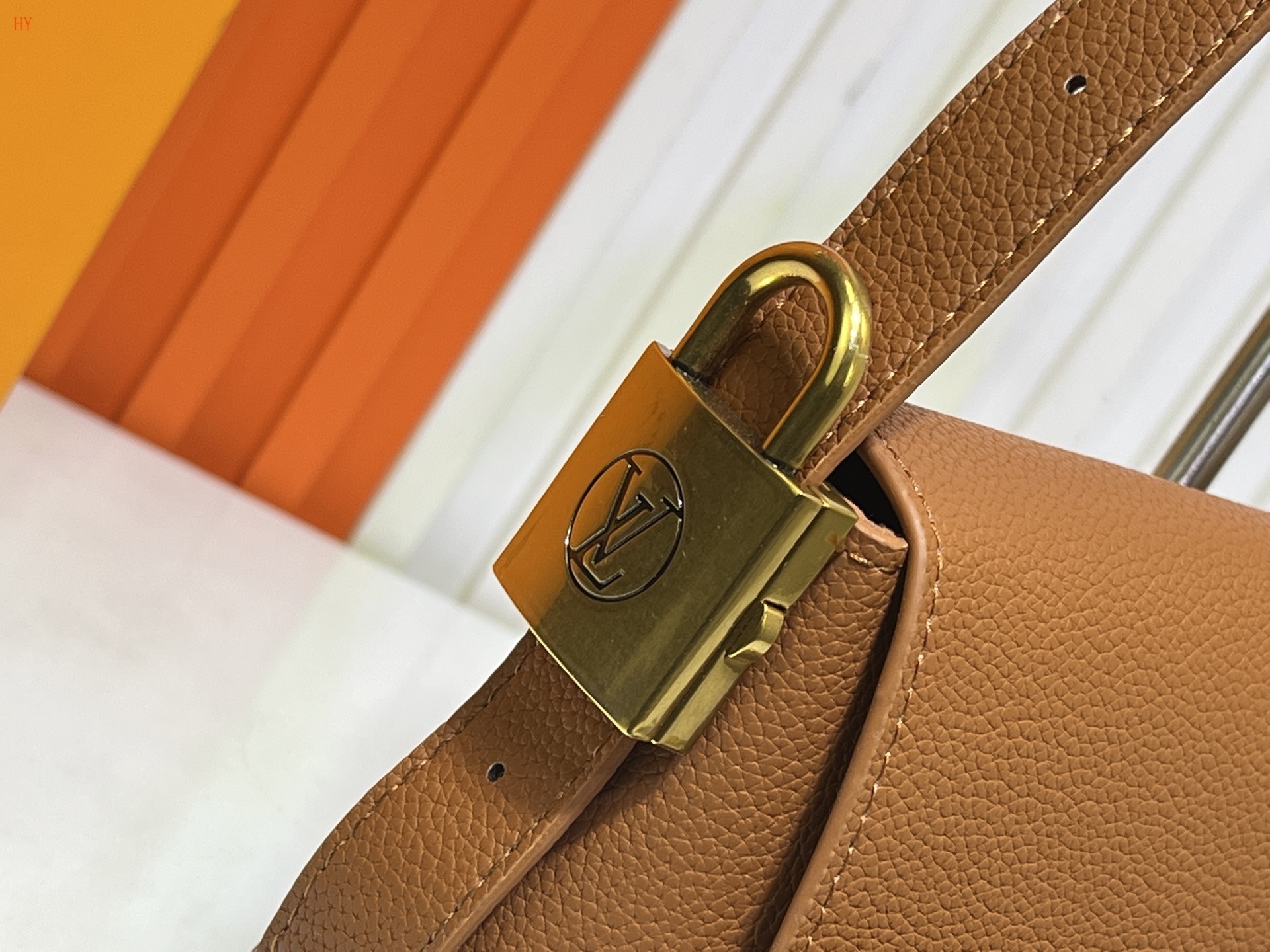 louis vuitton 30*18*12 handbag - model 118022 - Image 5
