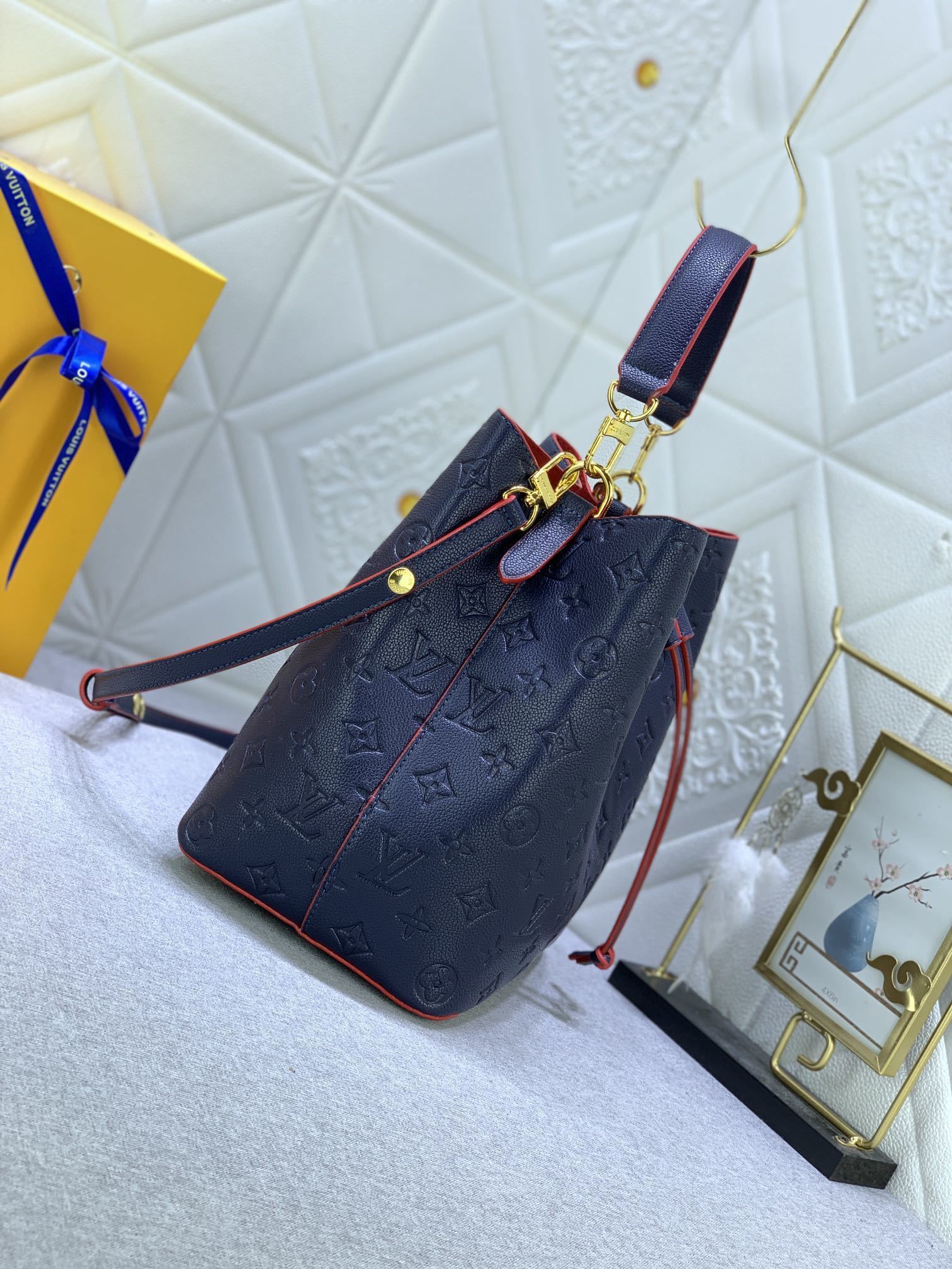louis vuitton bucket bag - 26x26x17.5 cm, model 118012 - Image 5