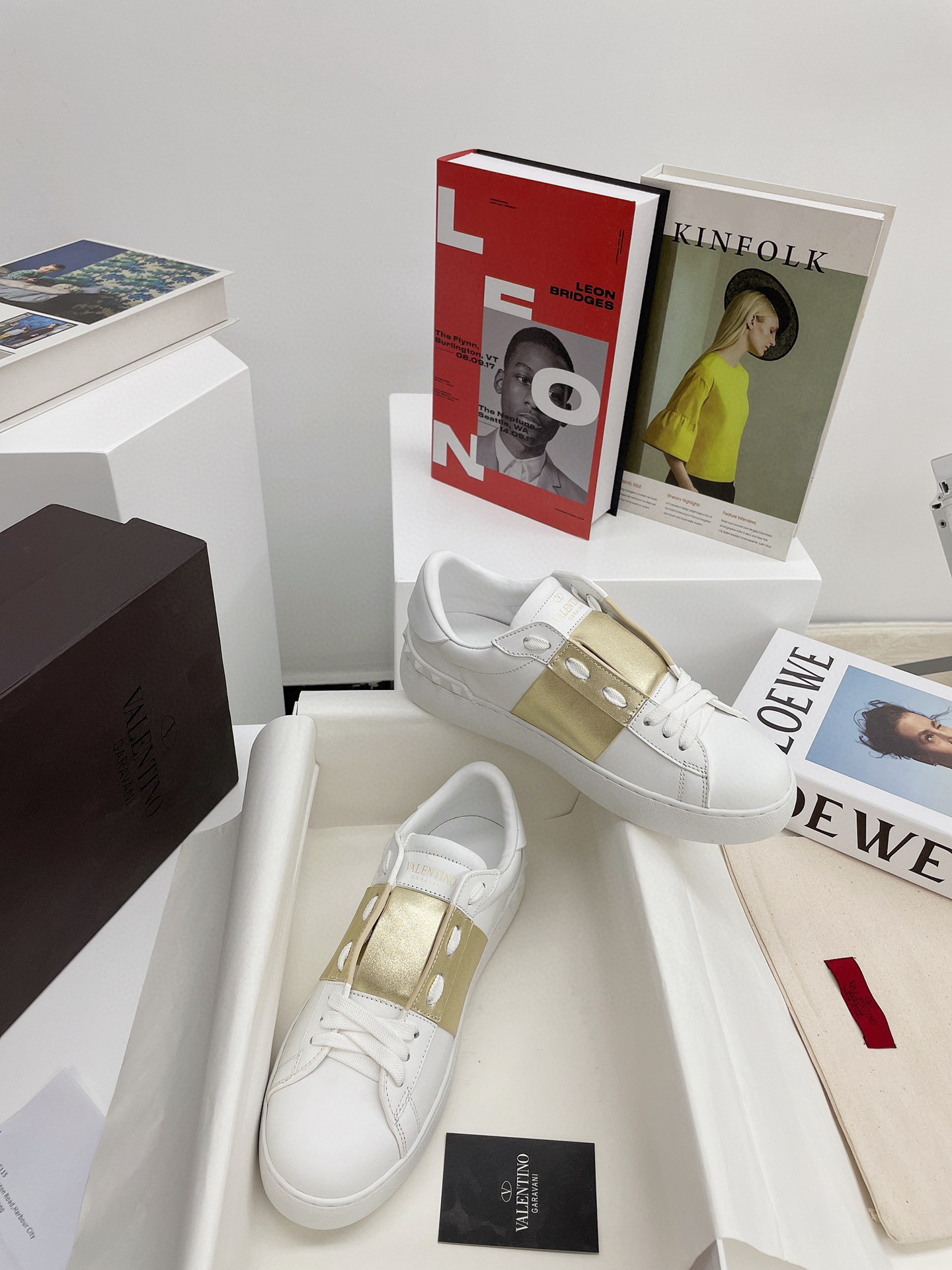 valentino couples sneakers 35-44 with gold accent - Image 5