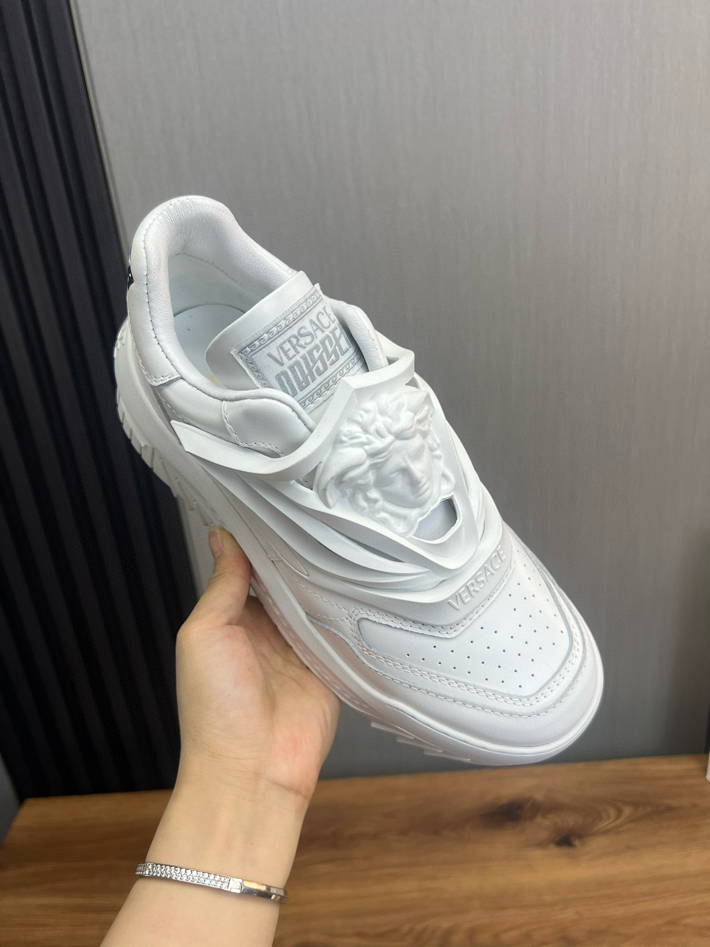 versace casual sneakers in white, size 38/44 - Image 5