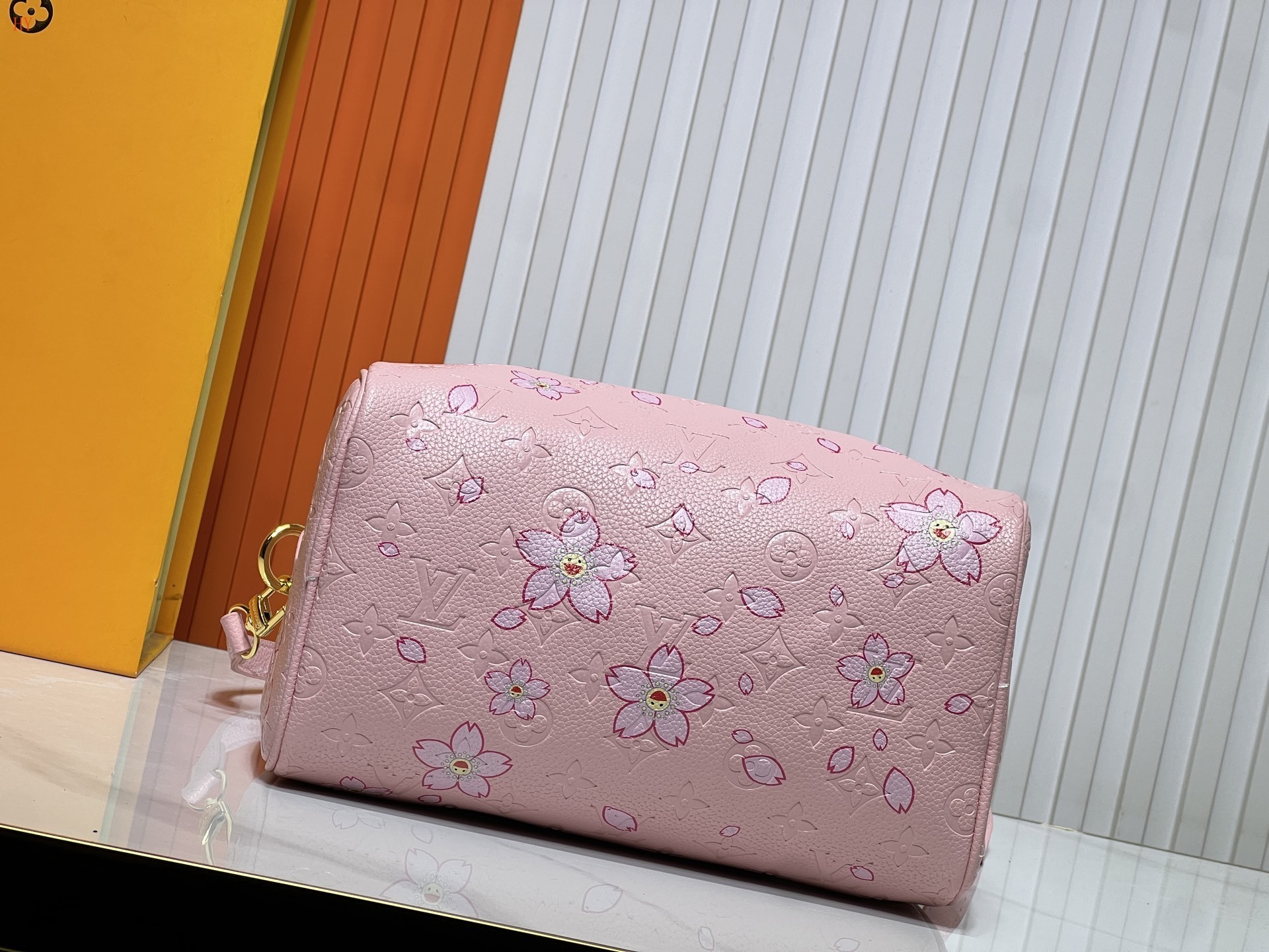 louis vuitton pink floral handbag 25*19*15 - Image 5