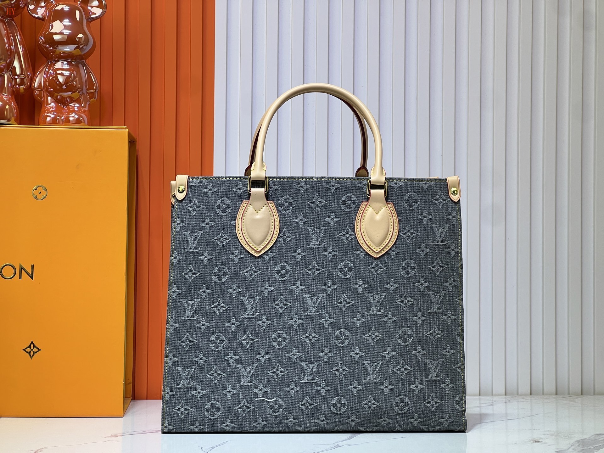 louis vuitton monogram canvas tote bag 35*27*14 - Image 5
