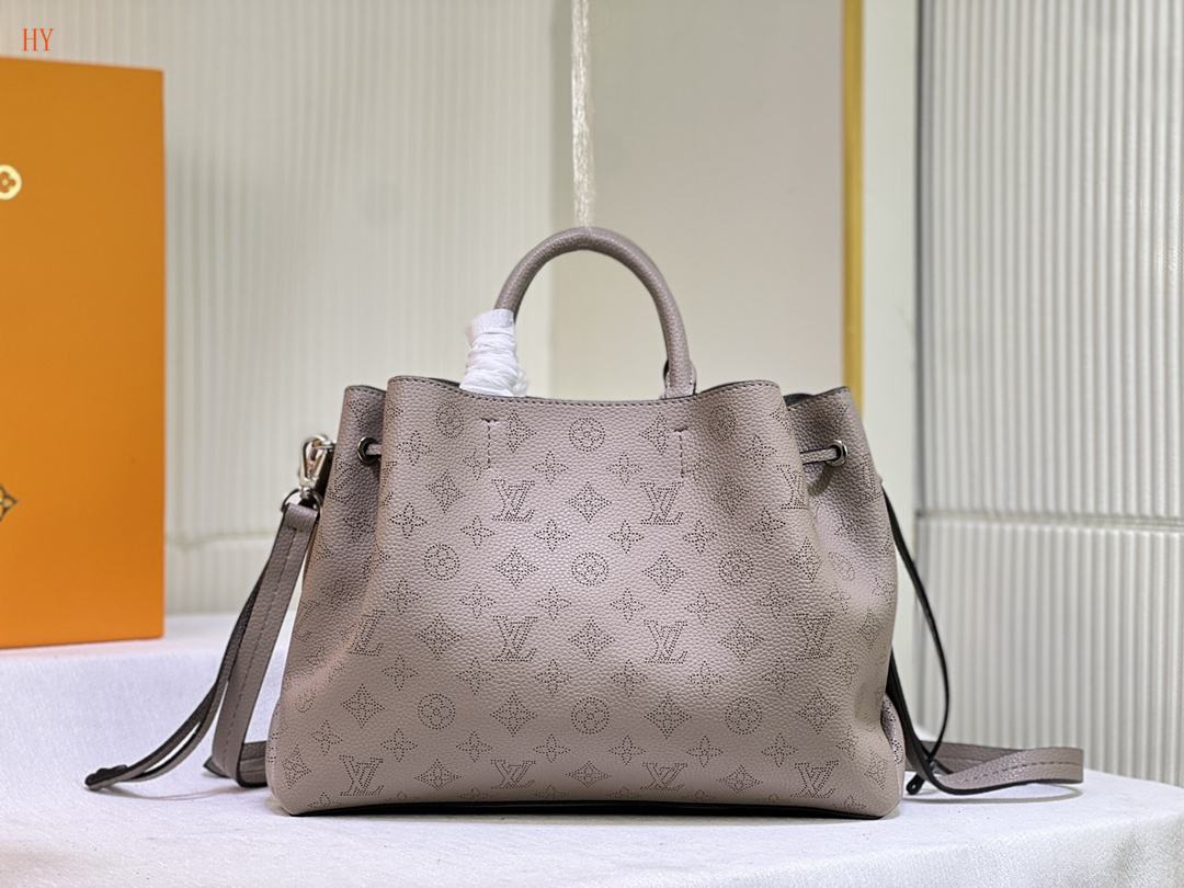 louis vuitton 32*23*13 monogram bag - model 118022 - Image 5