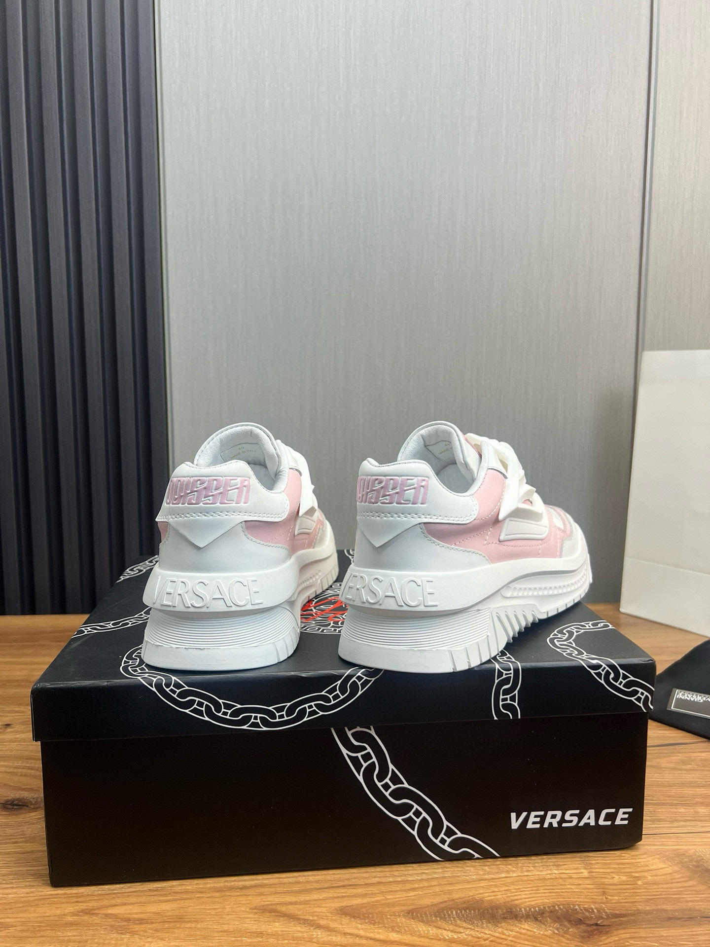 versace casual sneakers in white/pink - sizes 38/44 - Image 5