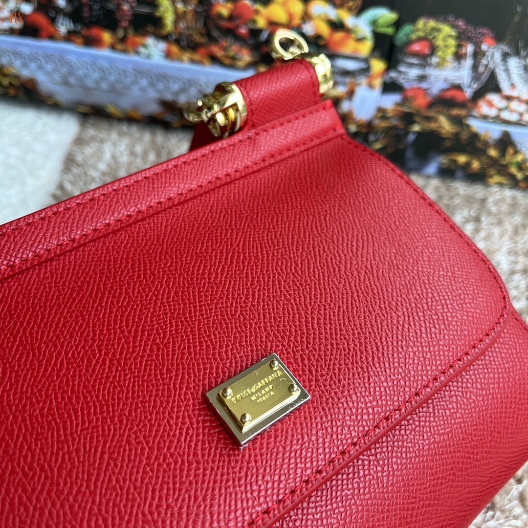 dolce & gabbana red handbag 20*17*7 cm - elegant design - Image 5