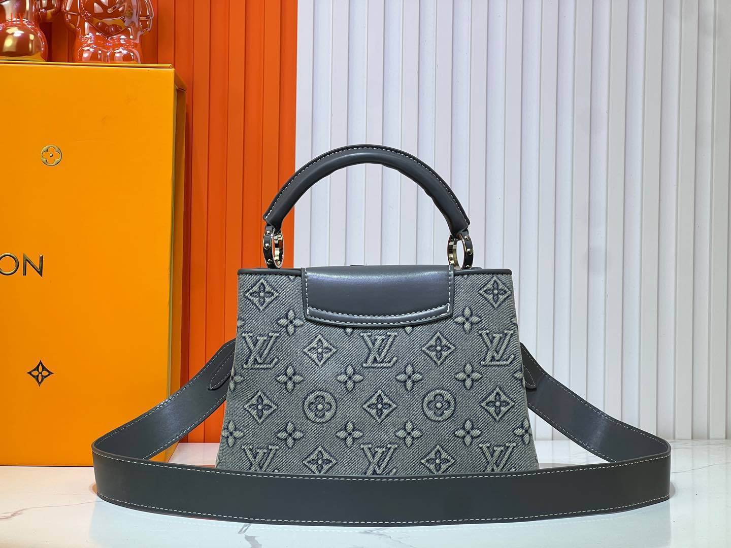 louis vuitton gray monogram canvas handbag 27x17.93x9 - Image 5