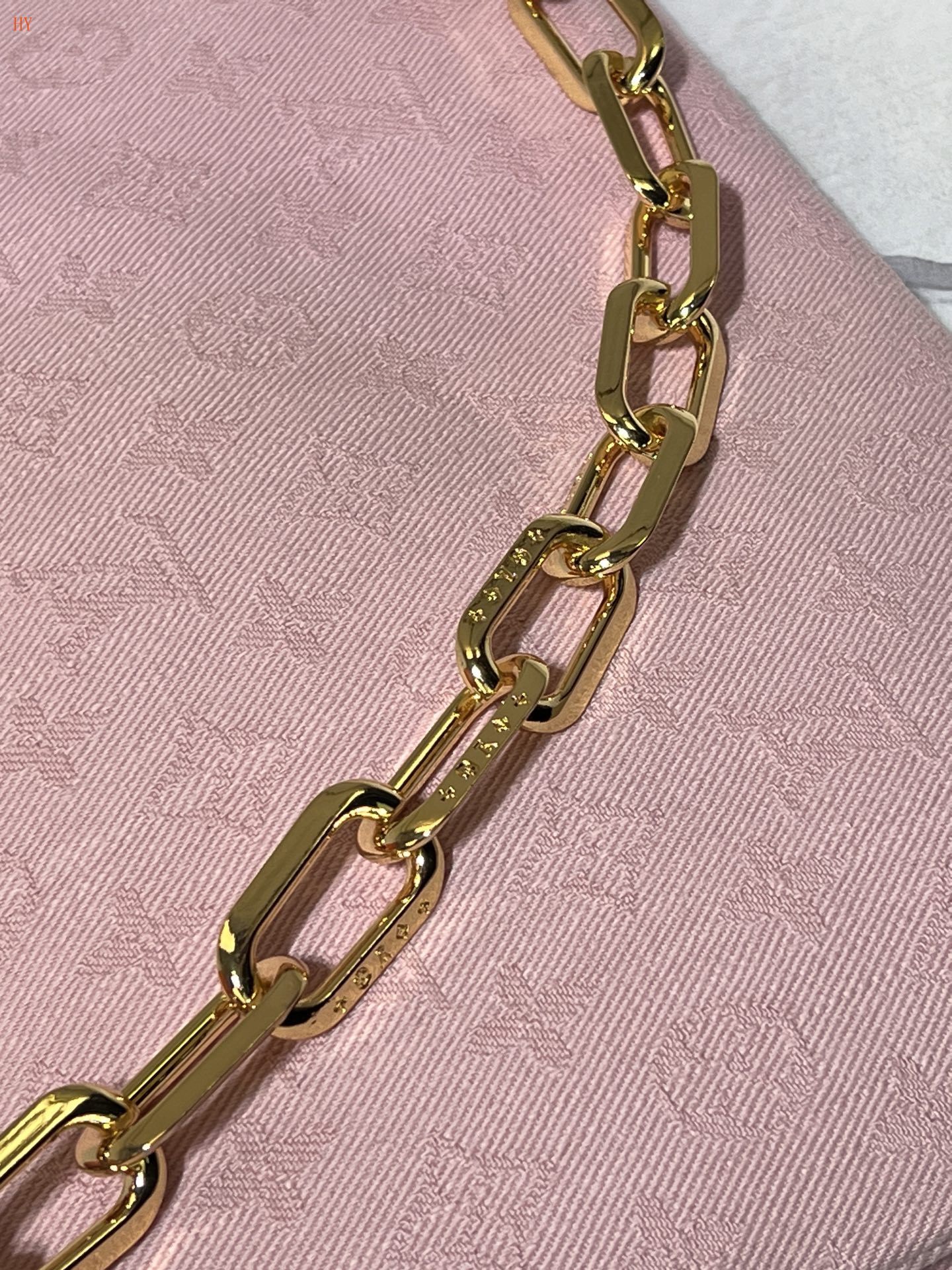 louis vuitton pink monogram clutch 26*20*12 - Image 5