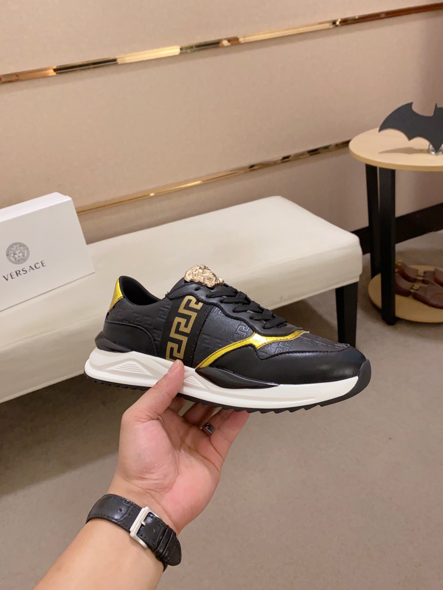 versace casual sneakers in black and gold, sizes 38-44 - Image 5