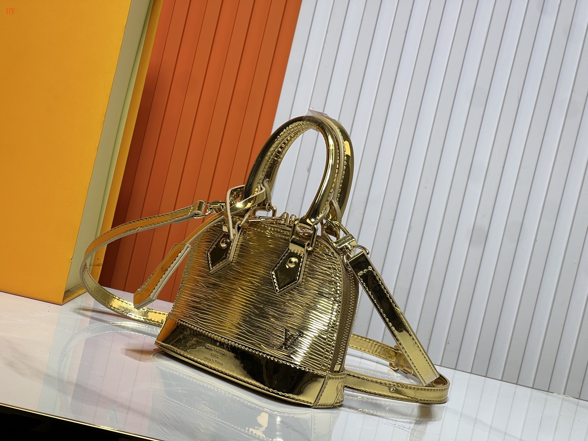 louis vuitton gold epi leather handbag 18x12x8 - Image 5