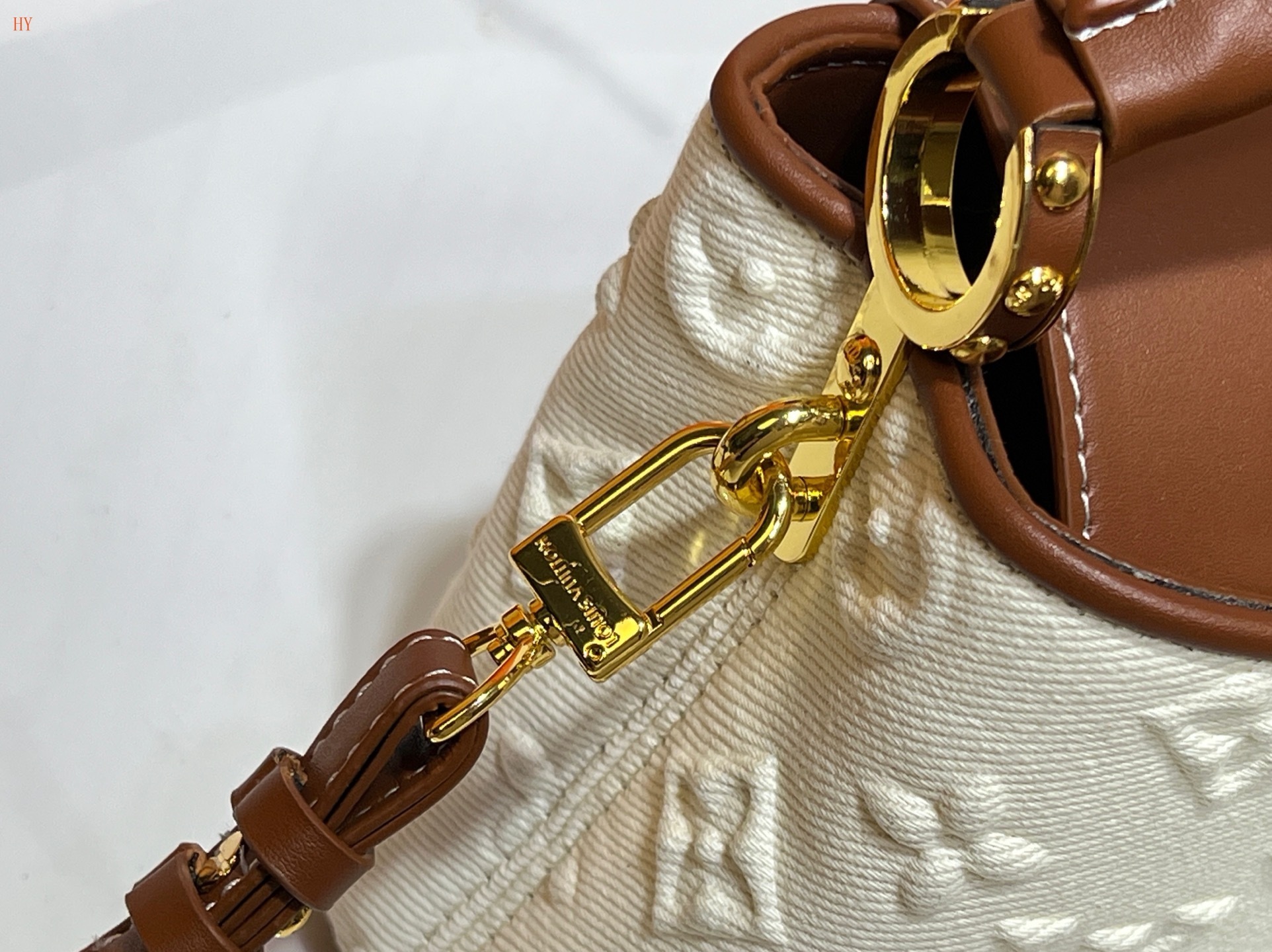 louis vuitton handbag 21*14*8 - model 118052 - Image 5