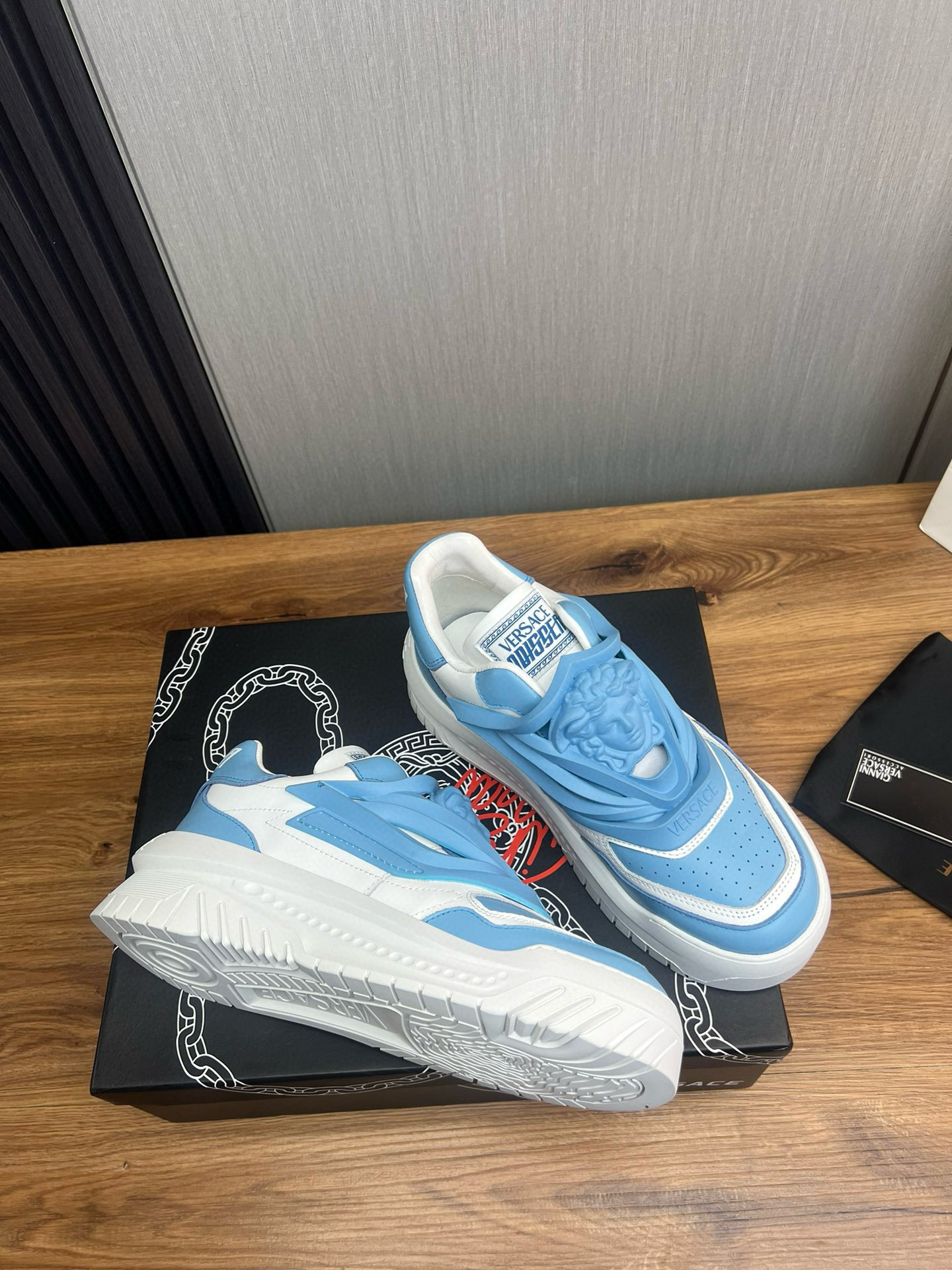 versace casual sneakers in blue/white - size 38/44 - Image 5