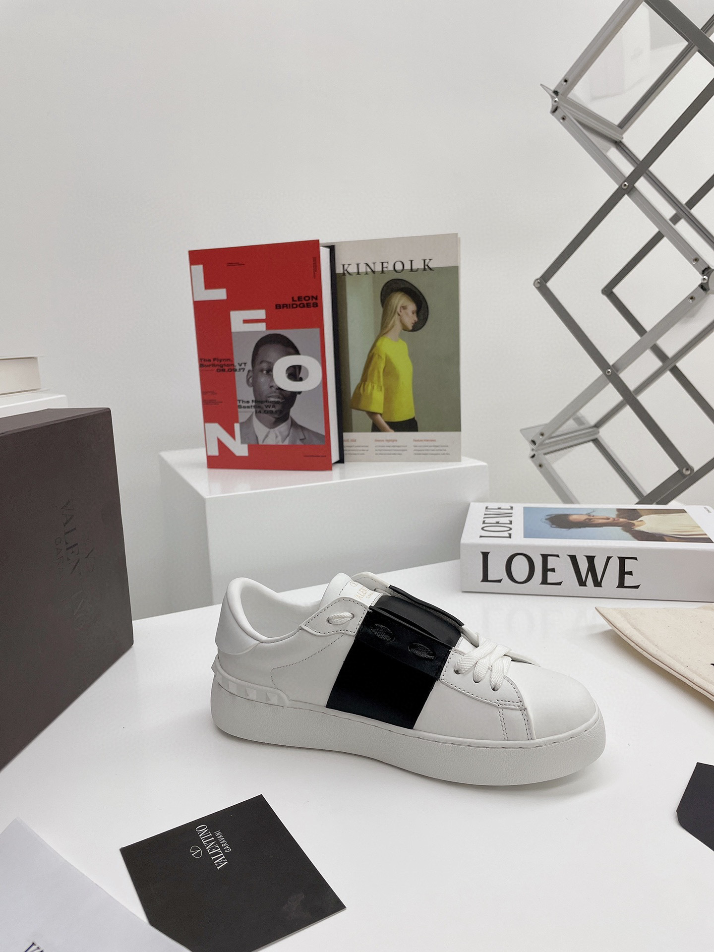 valentino unisex sneakers 35-44 - stylish and comfortable - Image 5