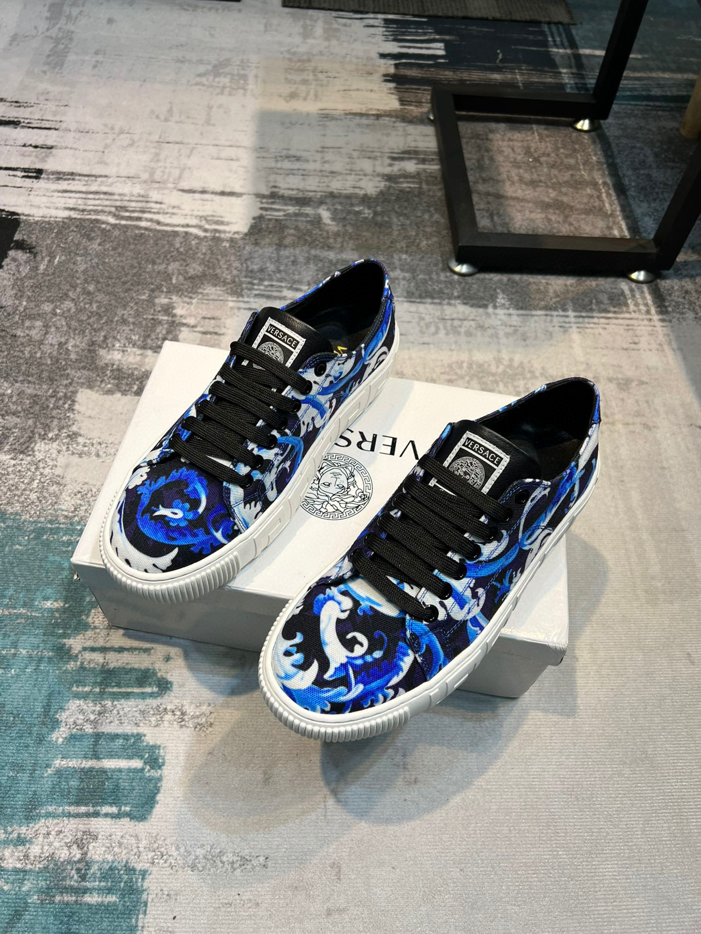 versace casual sneakers 38-44 blue pattern - Image 5