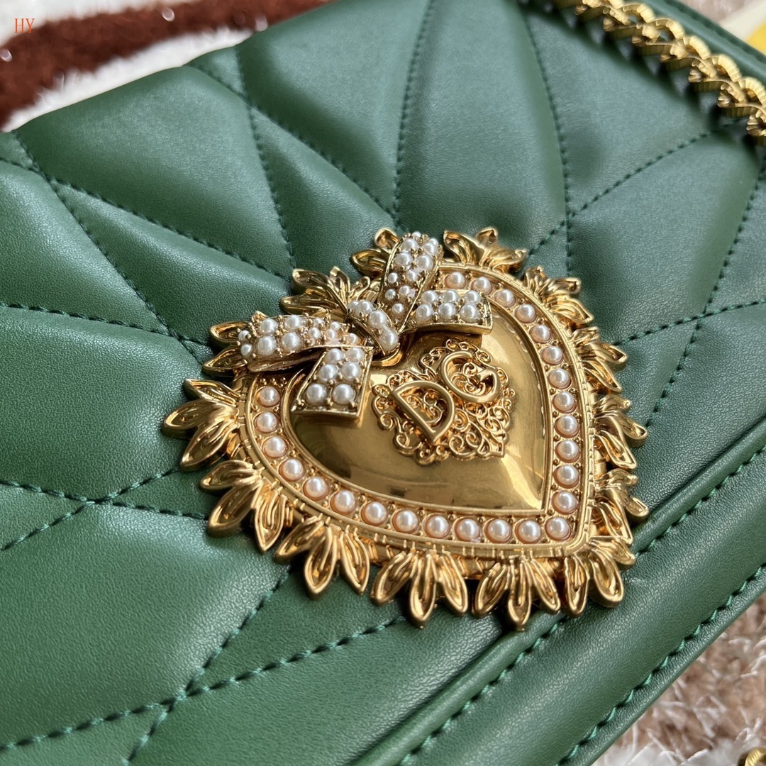 dolce & gabbana green quilted shoulder bag 26*18*7.5 - Image 5