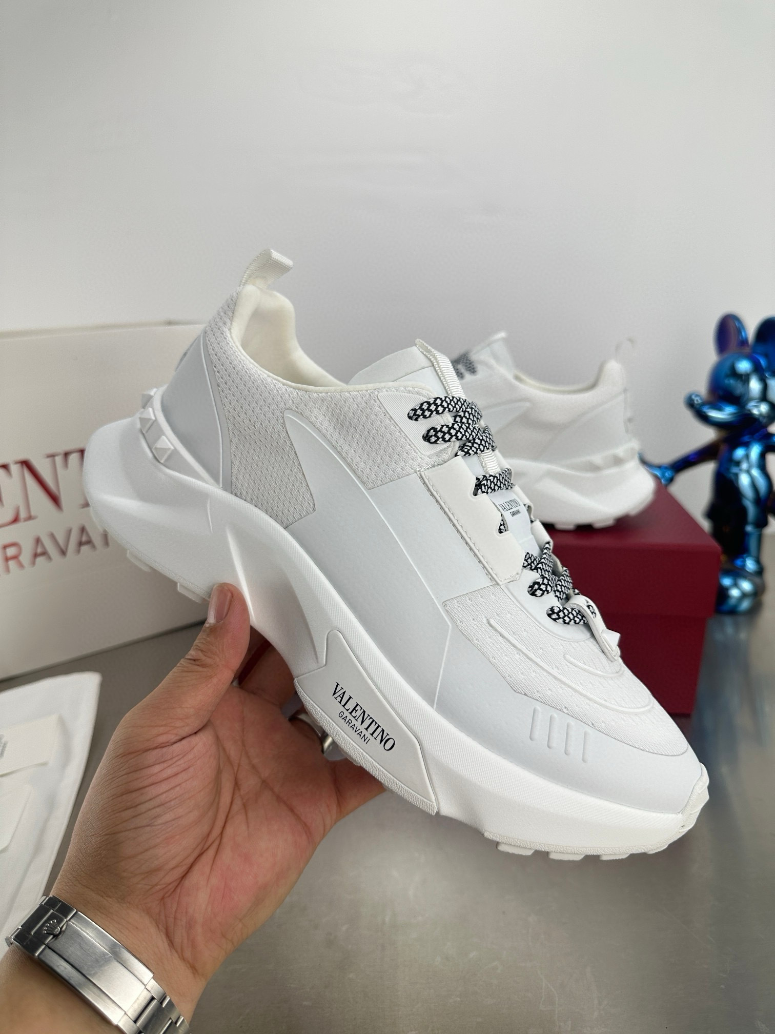 valentino white casual sneakers size 39/44 - Image 5
