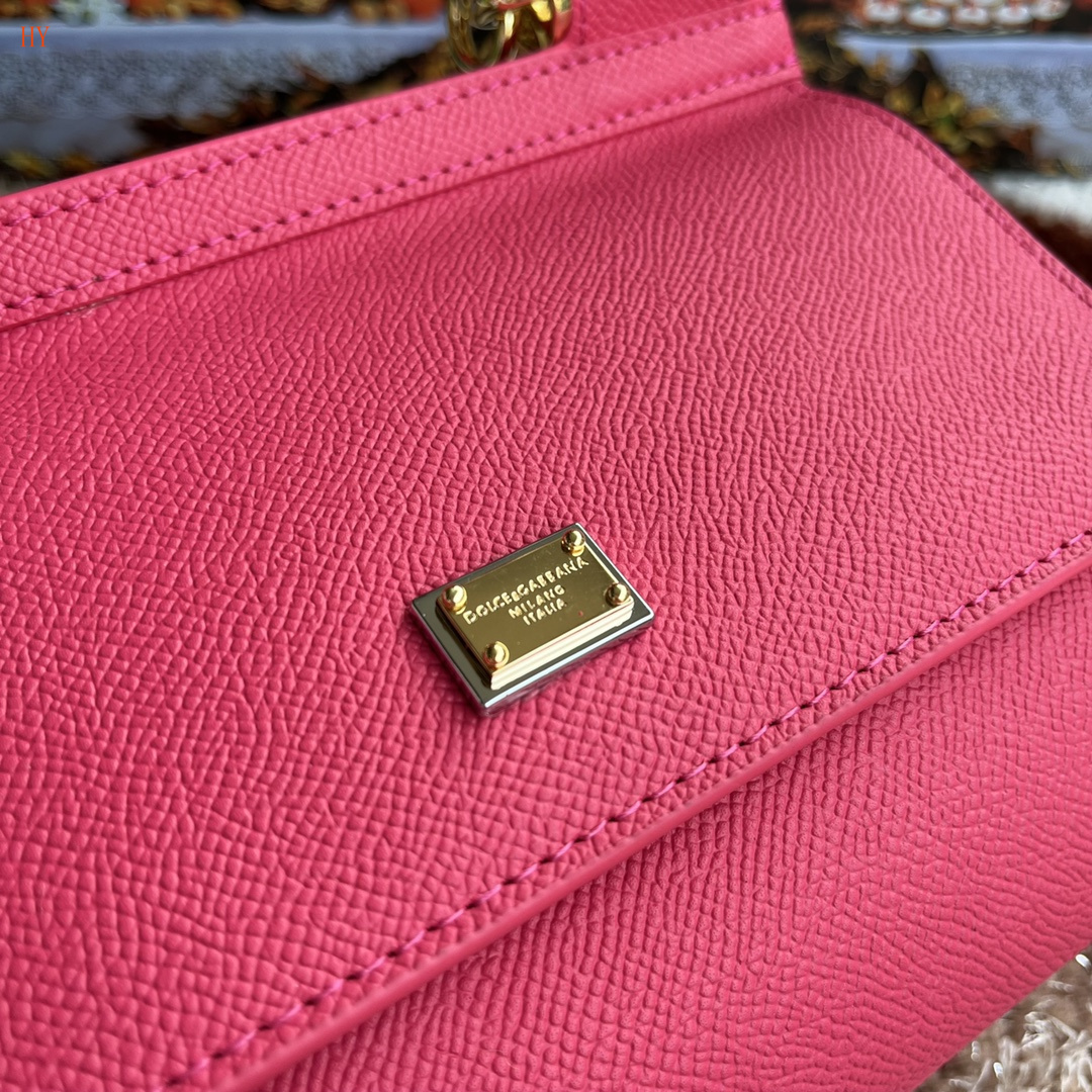dolce & gabbana pink handbag 20*17*7 cm - Image 5