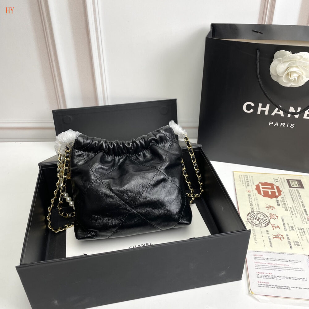 chanel black leather drawstring bag with pearl chain - Image 5
