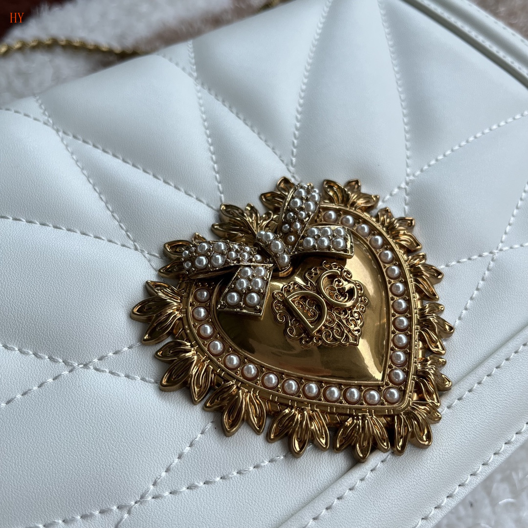 dolce & gabbana white quilted handbag 26*18*7.5 - Image 5