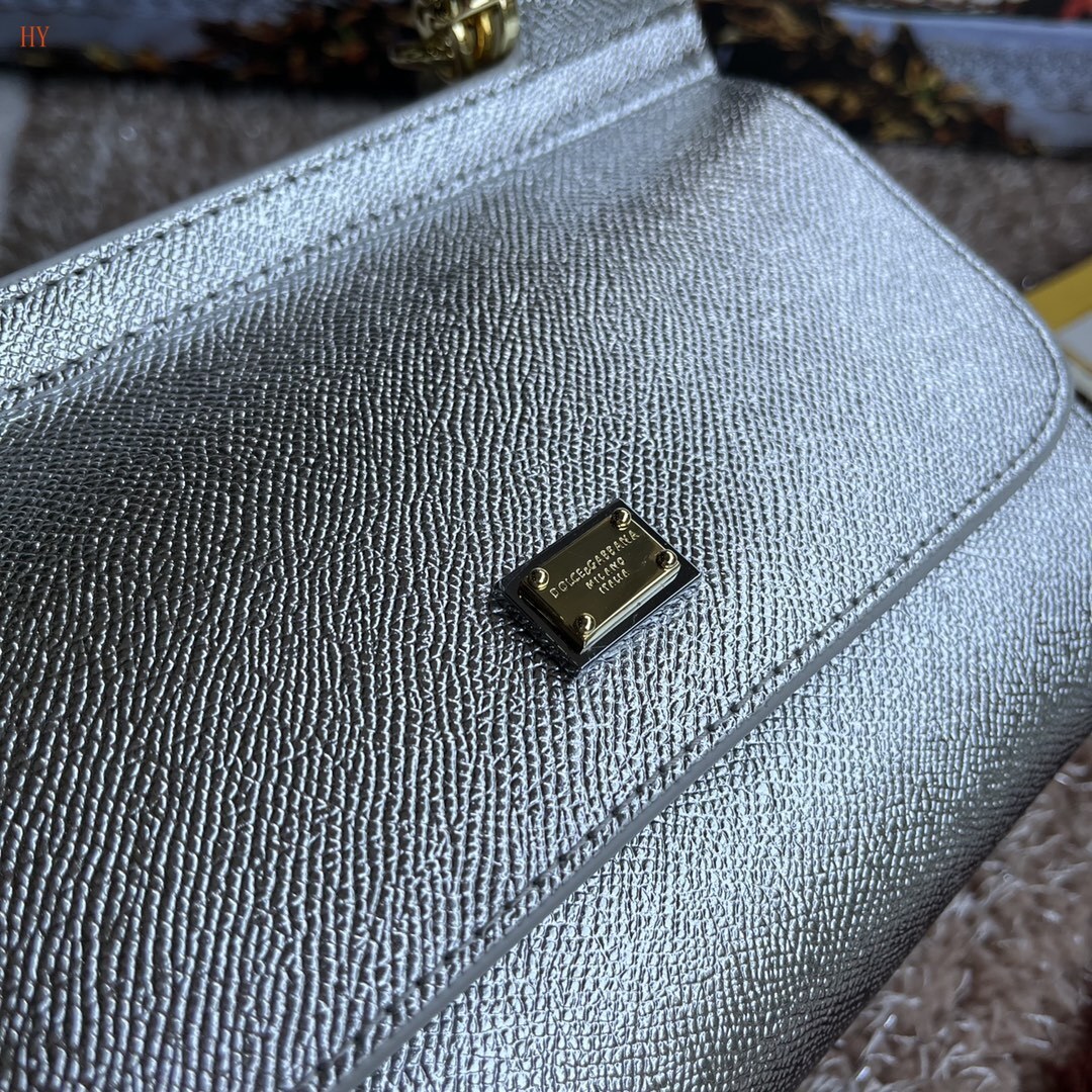 dolce & gabbana silver handbag 20*17*7 cm - 532003 - Image 5