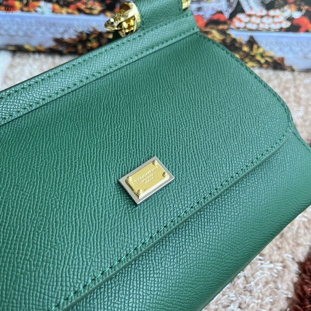 dolce & gabbana green handbag 20*17*7 cm - Image 5