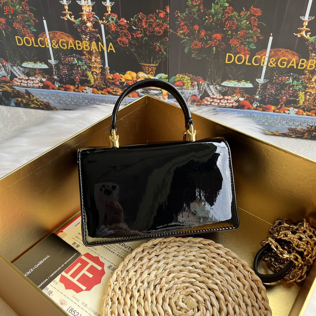 dolce & gabbana black patent leather handbag 18*10*5 - Image 5