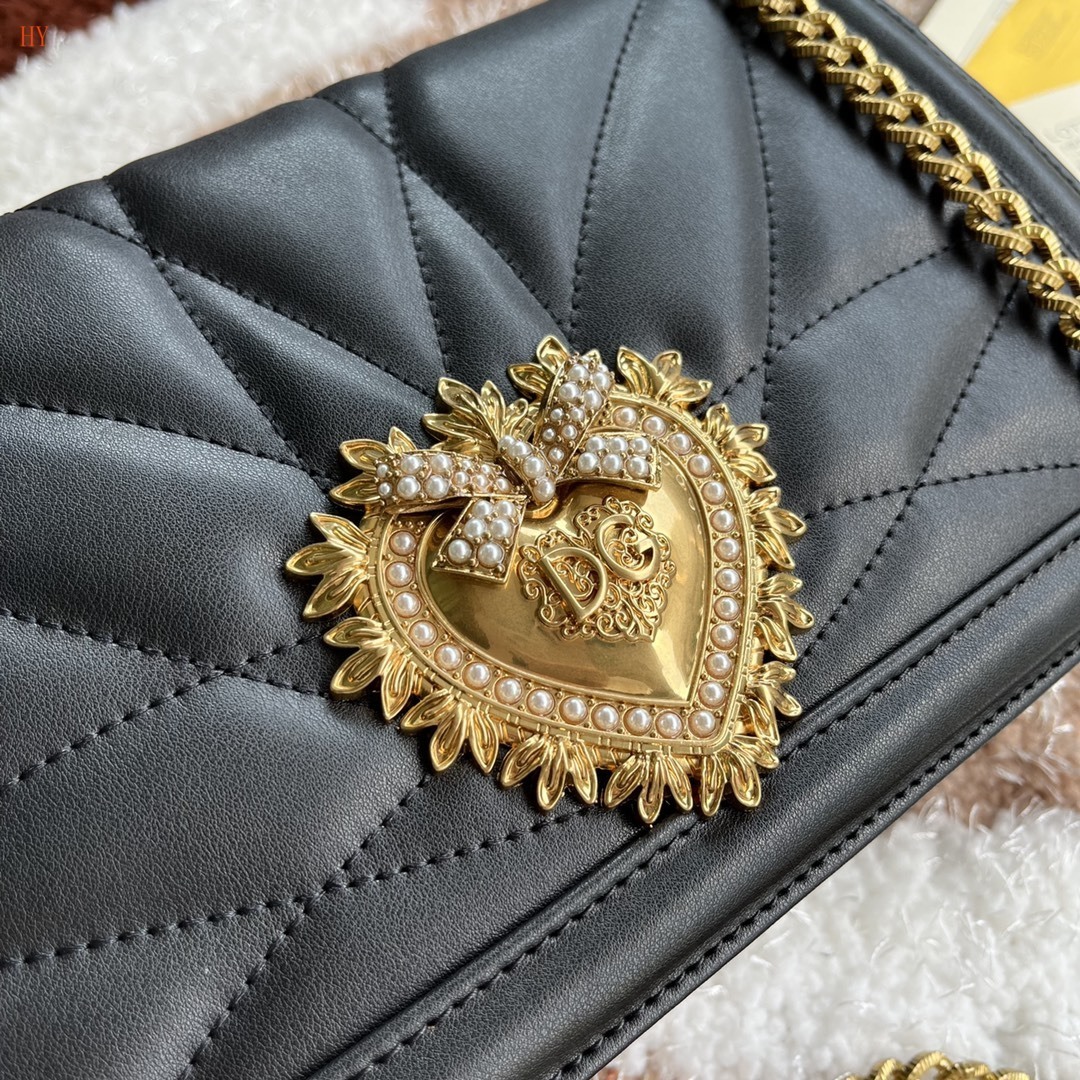 dolce & gabbana quilted black shoulder bag 26x18x7.5 cm - Image 5