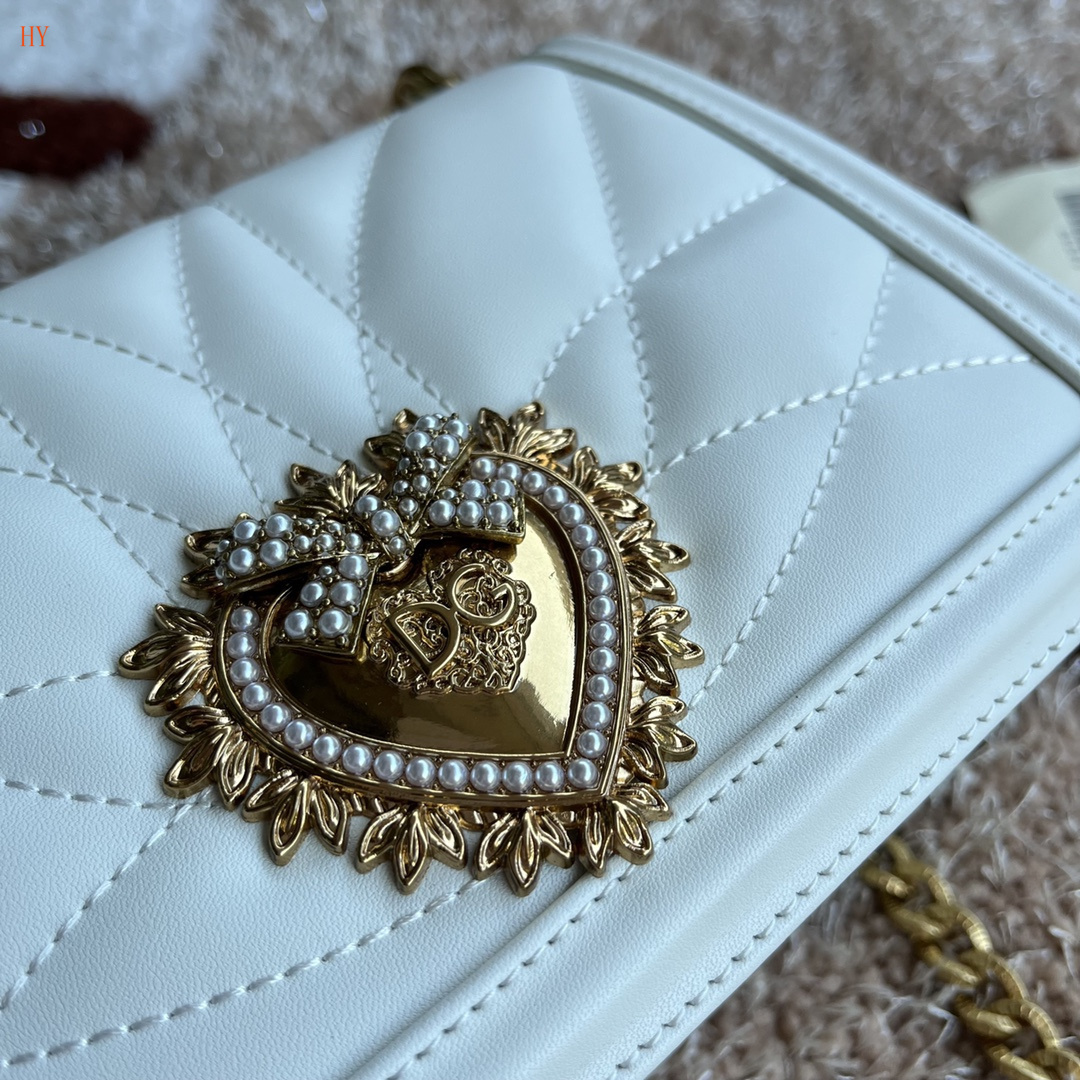 dolce & gabbana quilted white crossbody bag 21x14.5x3 cm - Image 5