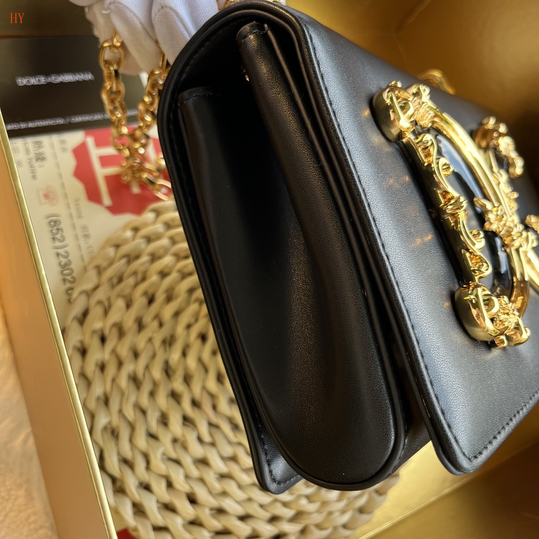 dolce & gabbana dg logo black handbag 21*15*4 - Image 5
