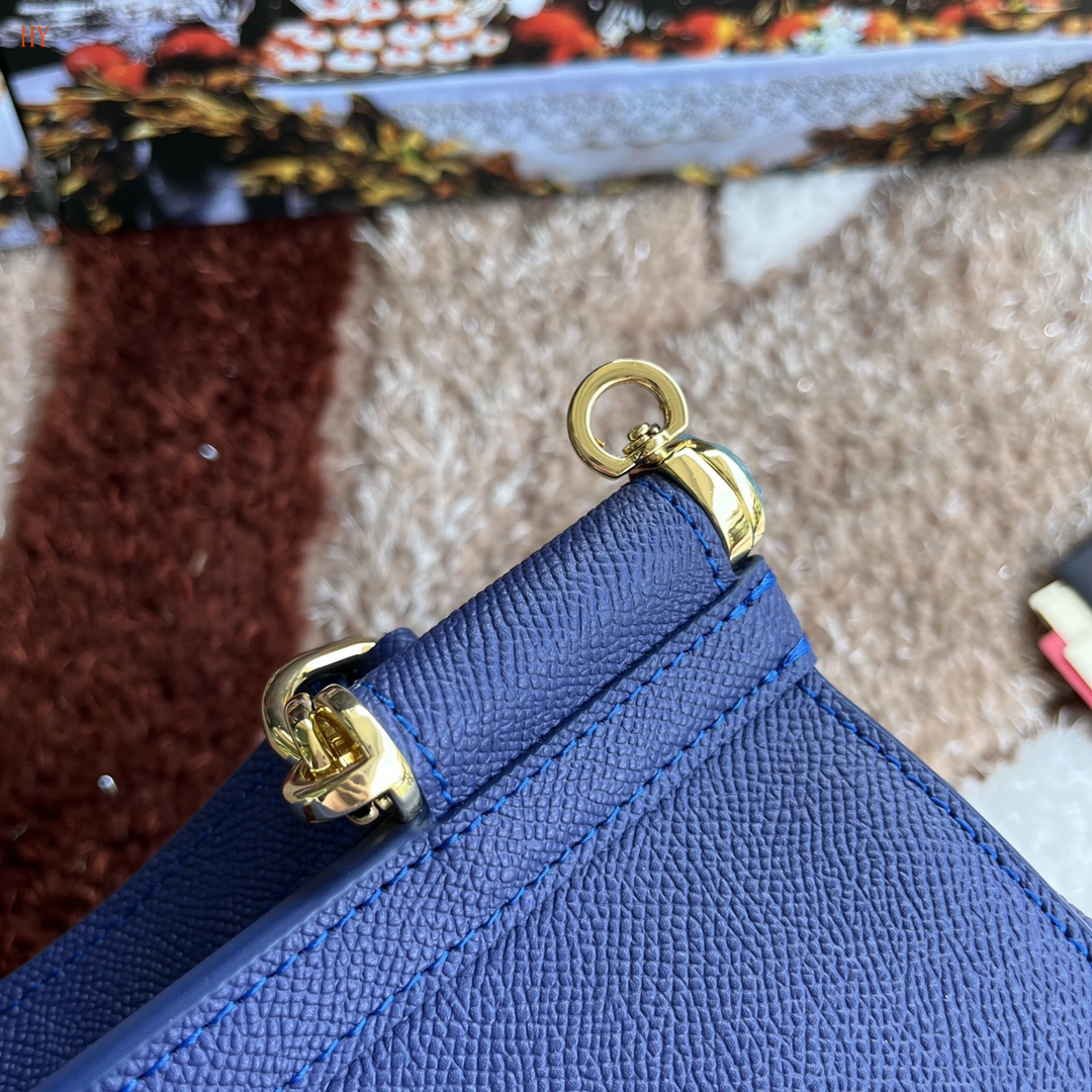 dolce & gabbana blue handbag 25x20x12 cm - Image 5