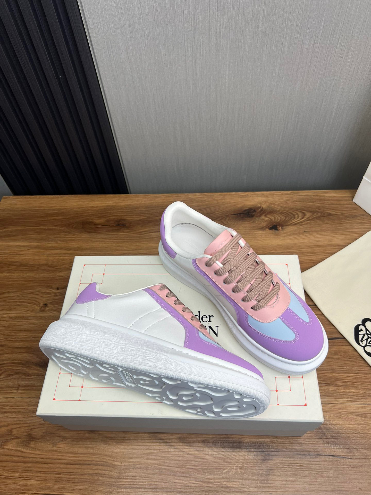 alexander mcqueen unisex sneakers 35-44 in purple and pink - Image 5