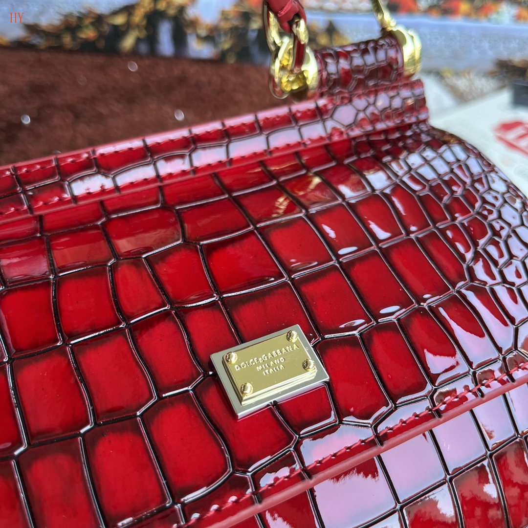 dolce & gabbana red crocodile-effect handbag 20*17*7 - Image 5
