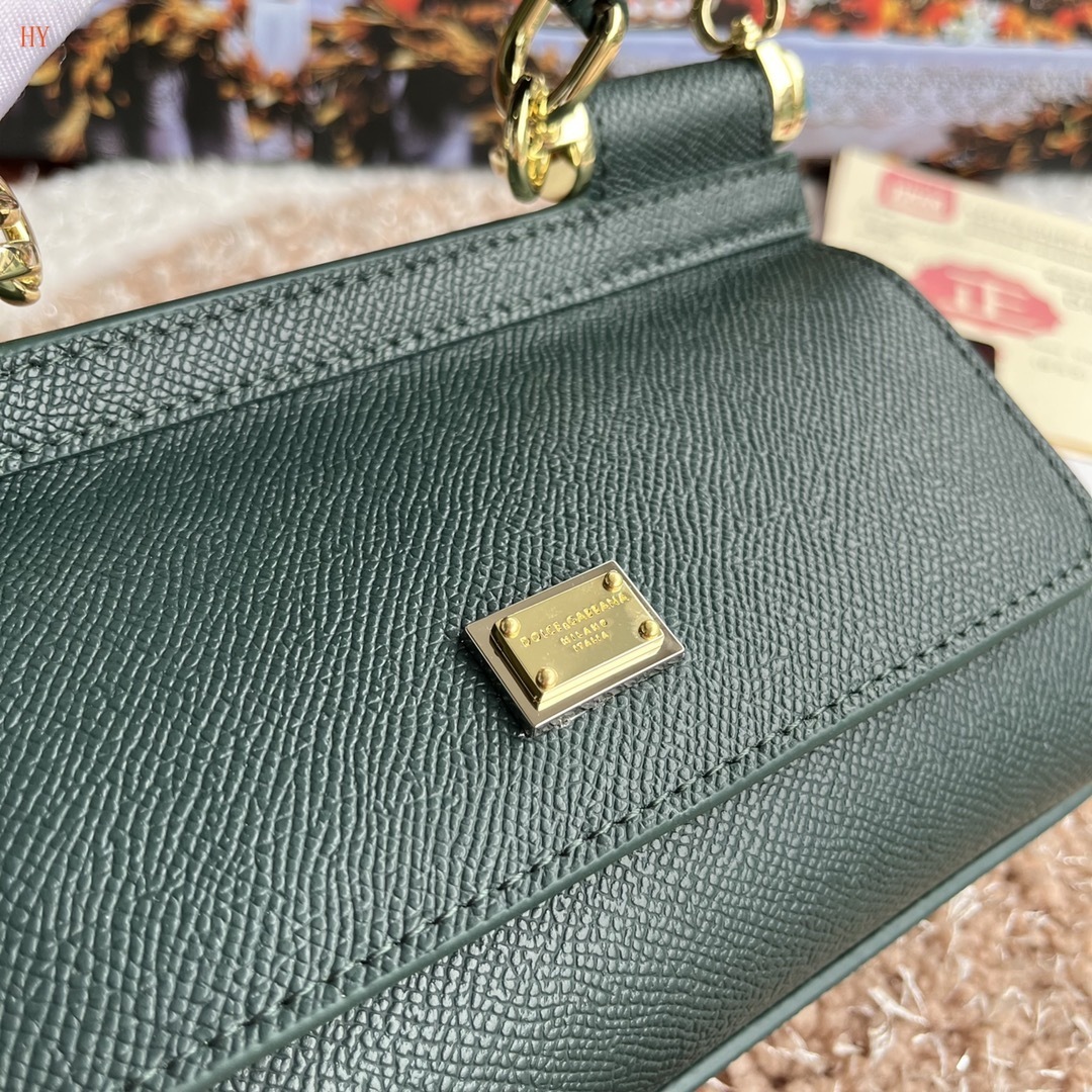 dolce & gabbana green leather handbag 18x11x6 - Image 5