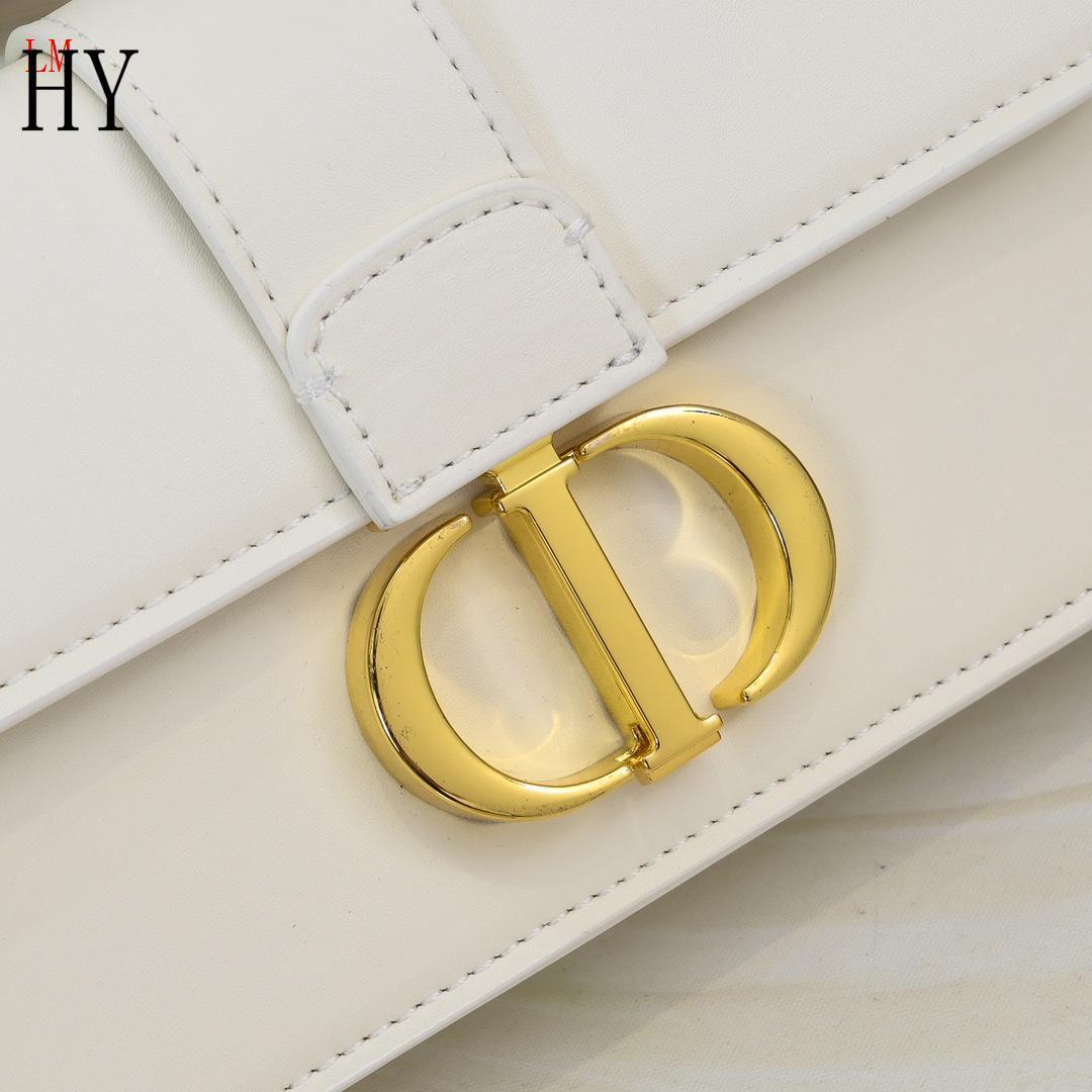 dior white handbag 20x10x4 cm with gold accents - Image 5