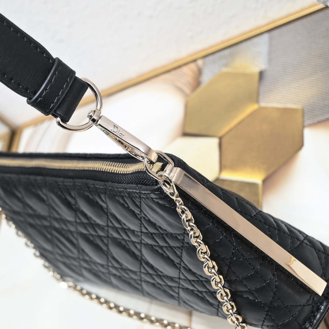 dior black quilted handbag 27*12*5 - Image 5